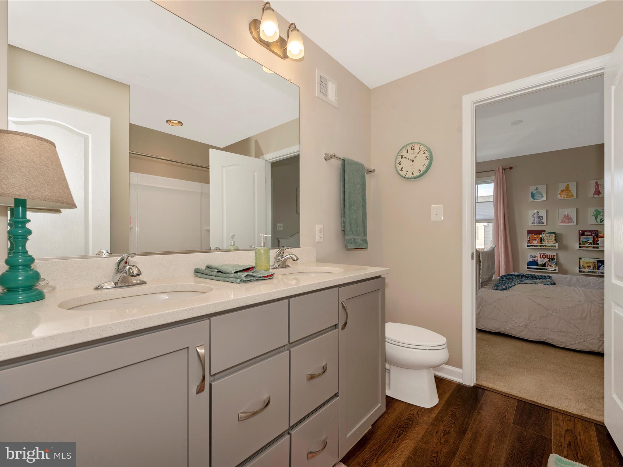 1132 Long Farm Cir