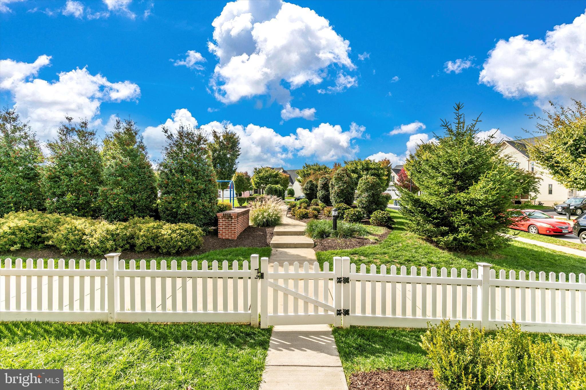 1132 Long Farm Cir