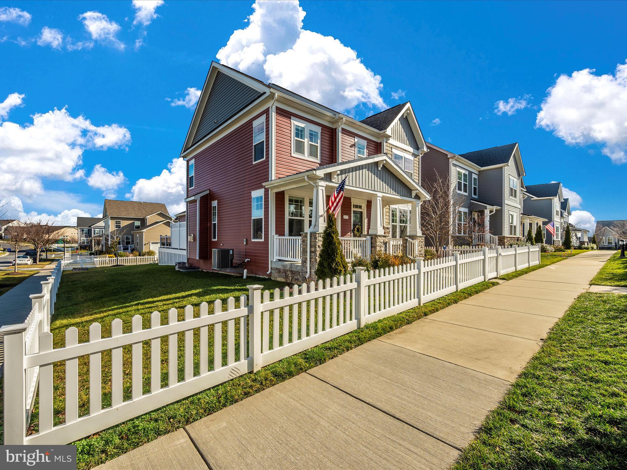 1132 Long Farm Cir
