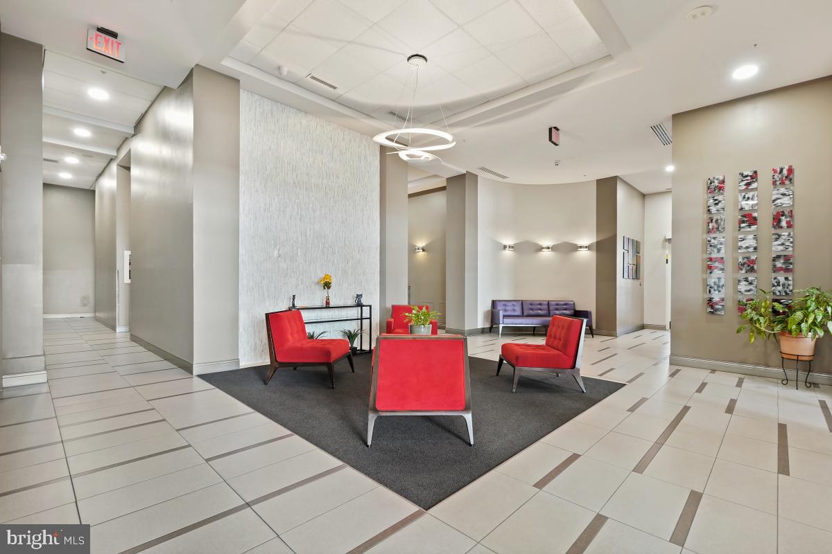 930 Wayne Ave #404