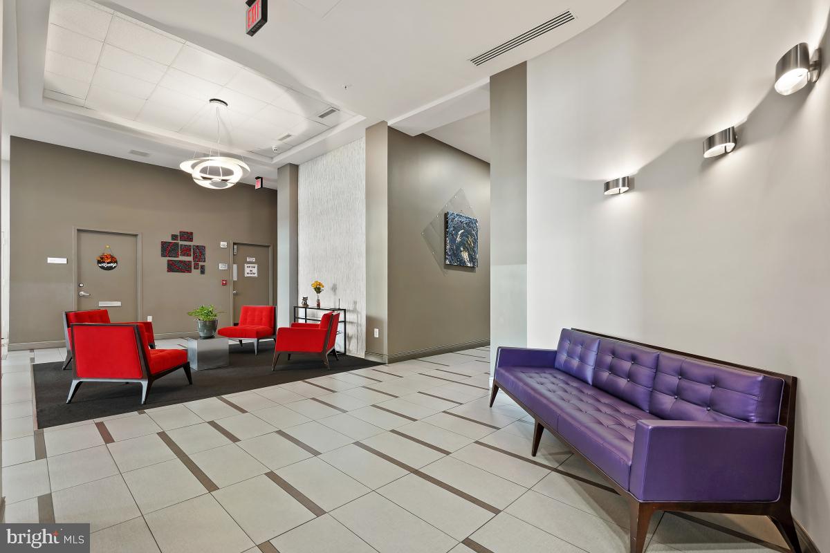 930 Wayne Ave #404