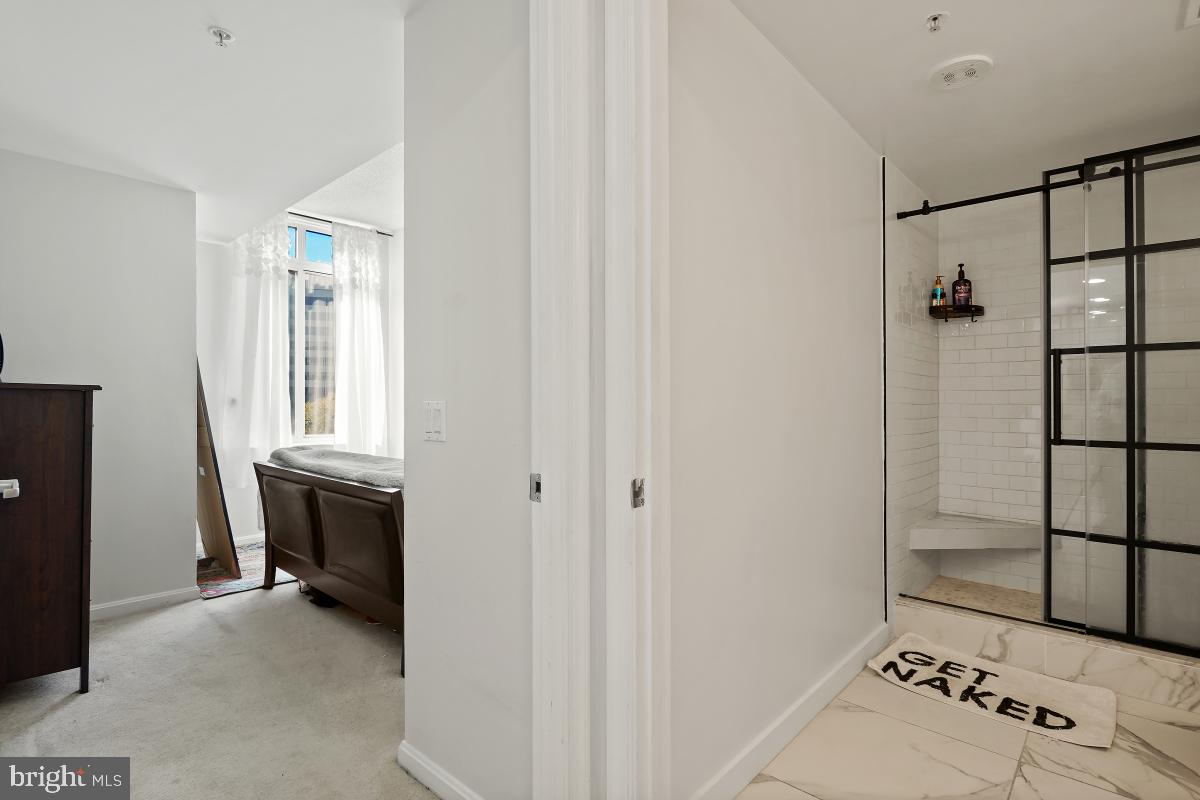 930 Wayne Ave #404