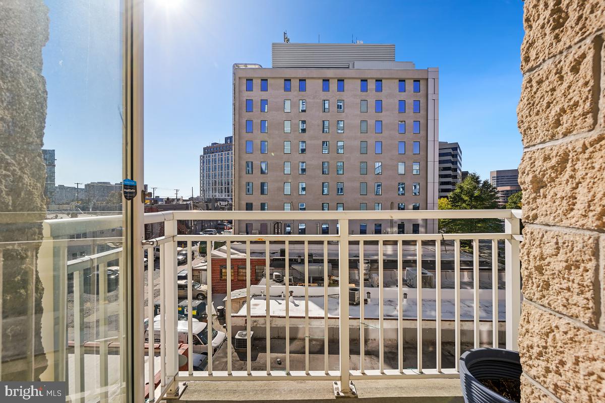 930 Wayne Ave #404