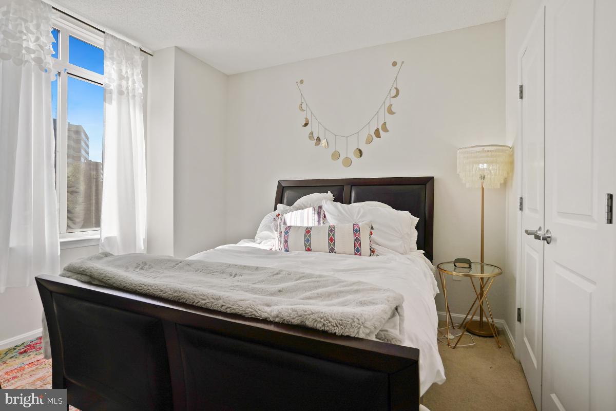 930 Wayne Ave #404