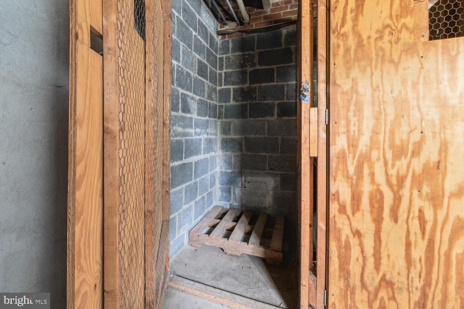 2111 N Scott STREET N Unit: 57