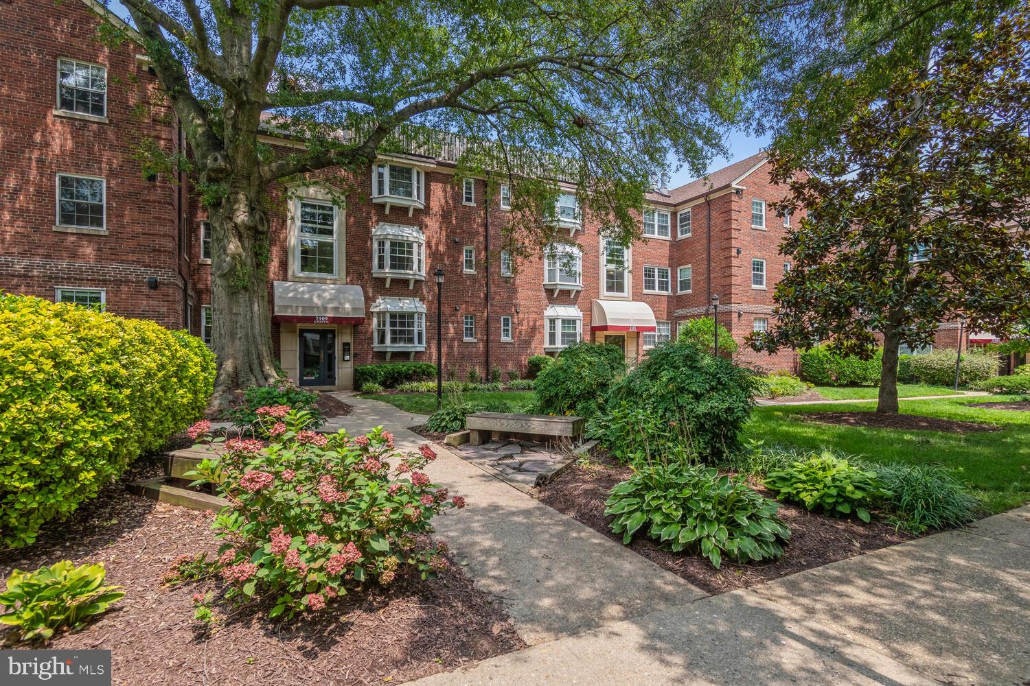 2111 N Scott STREET N Unit: 57