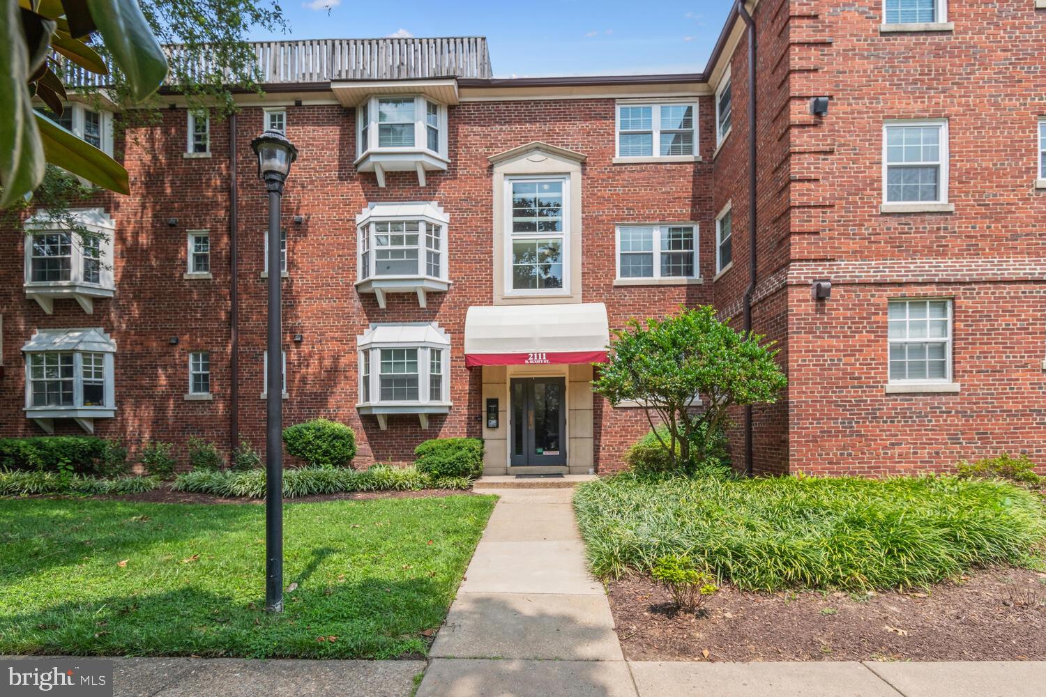 2111 N Scott STREET N Unit: 57