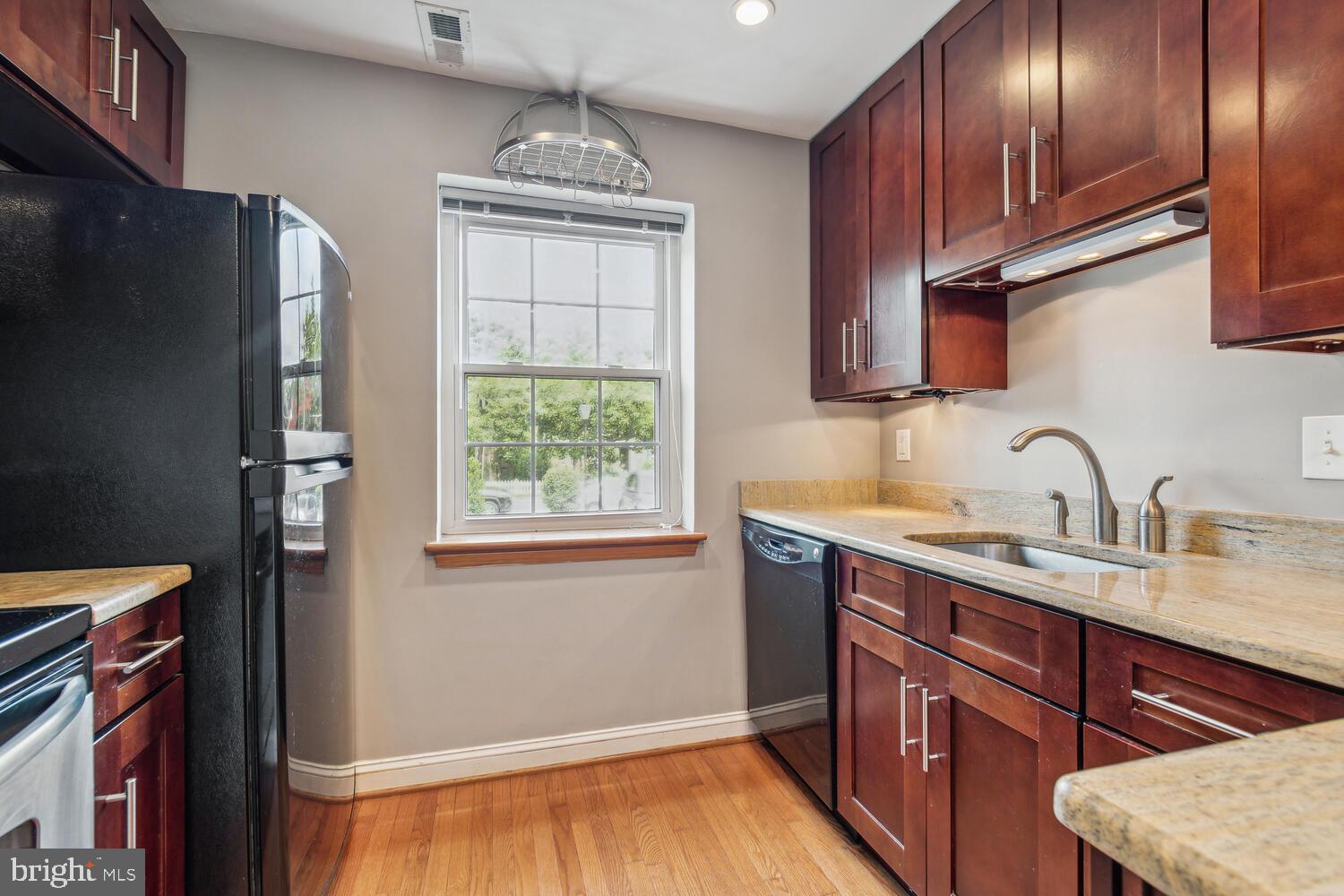 2111 N Scott STREET N Unit: 57