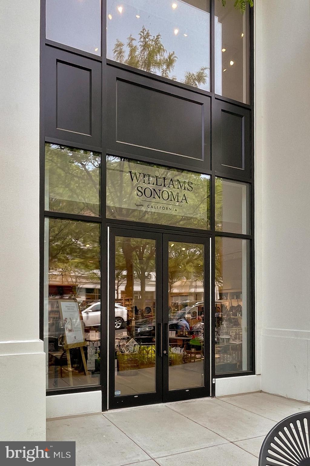 1700B Clarendon BOULEVARD Unit: 124