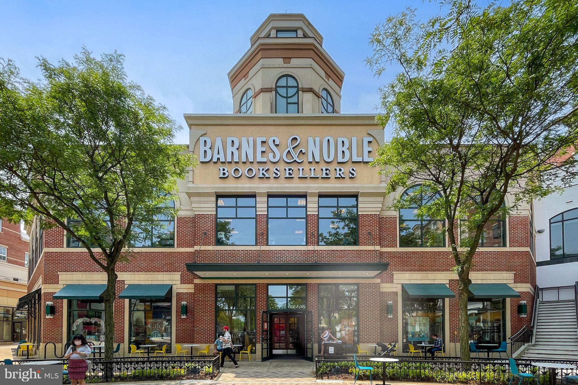 1700B Clarendon BOULEVARD Unit: 124