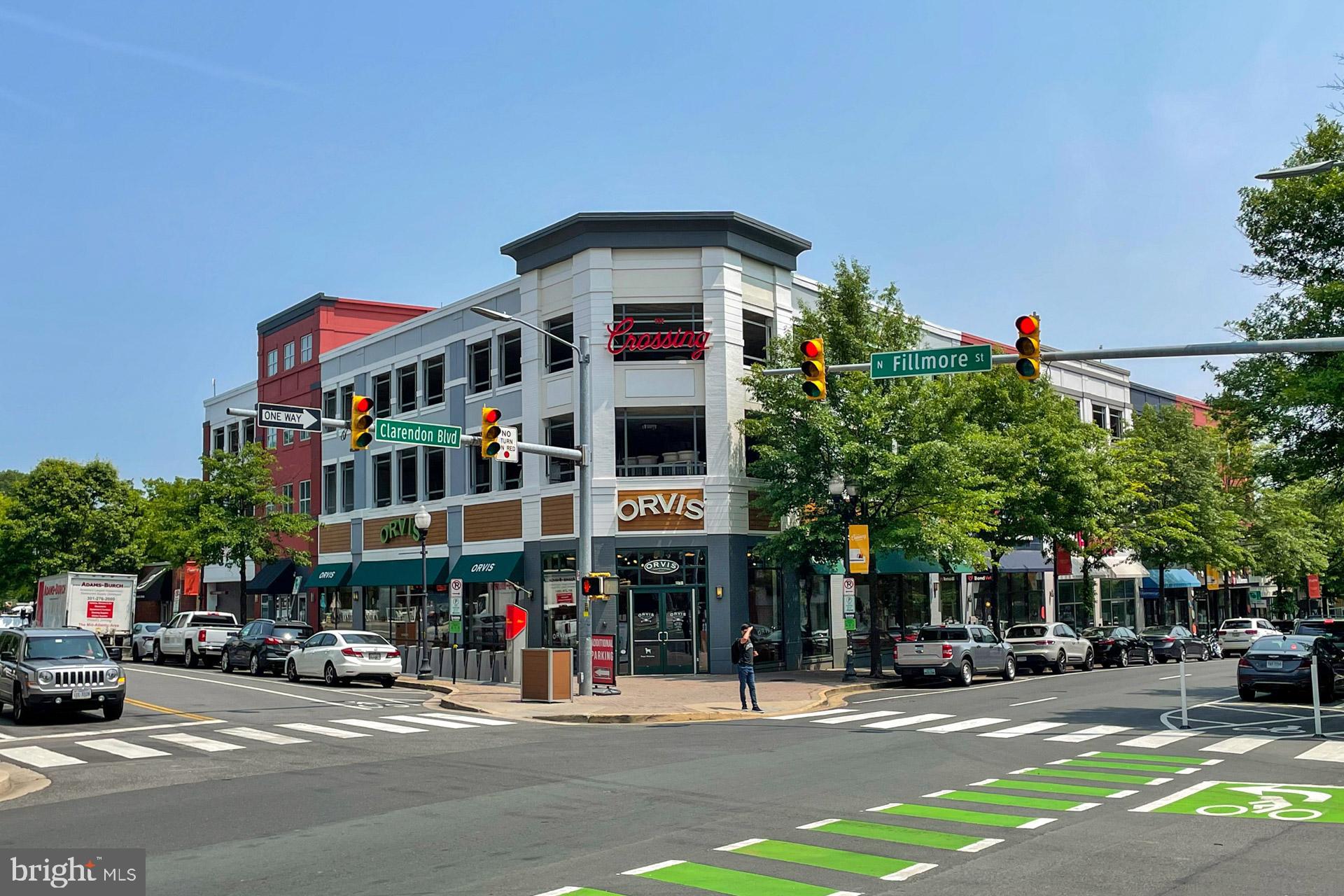 1700B Clarendon BOULEVARD Unit: 124