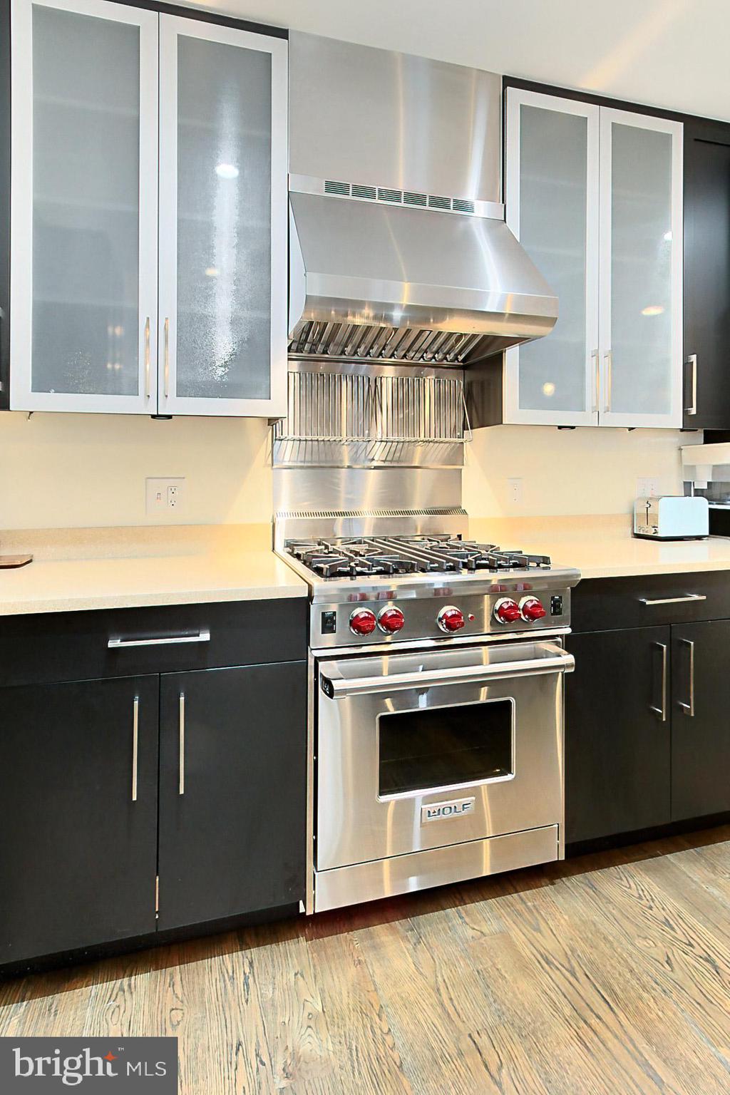 1700B Clarendon BOULEVARD Unit: 124