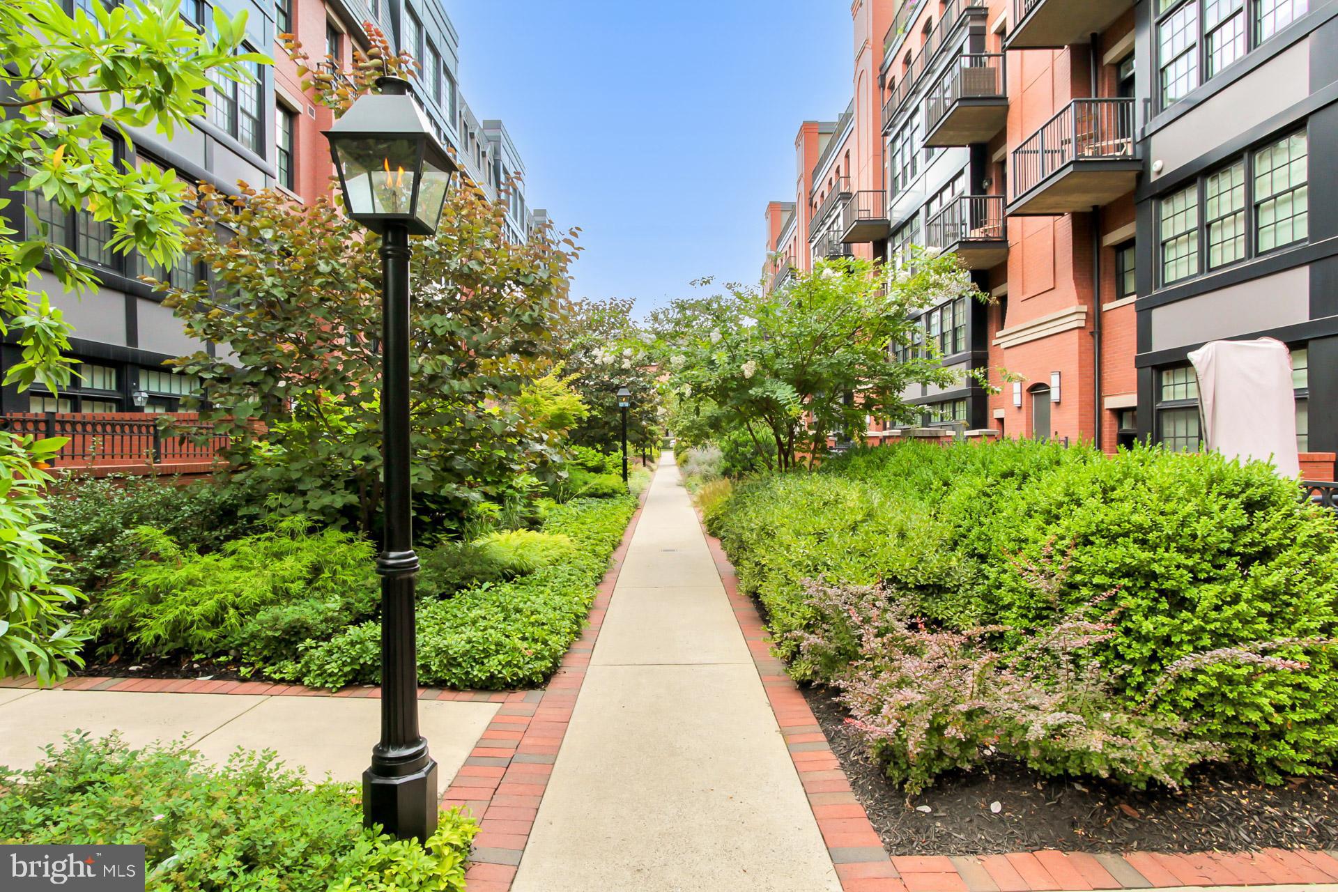1700B Clarendon BOULEVARD Unit: 124