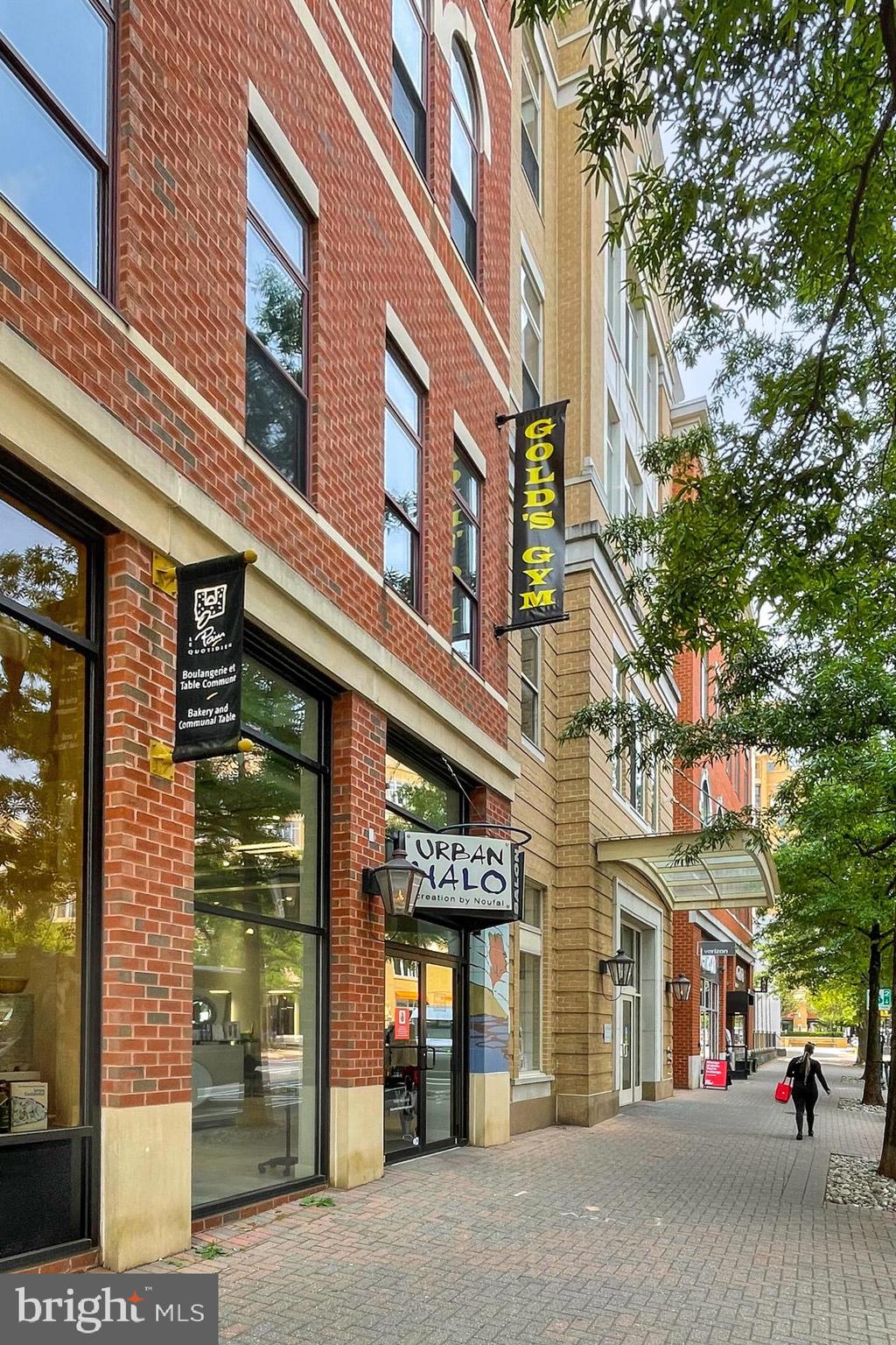 1700B Clarendon BOULEVARD Unit: 124