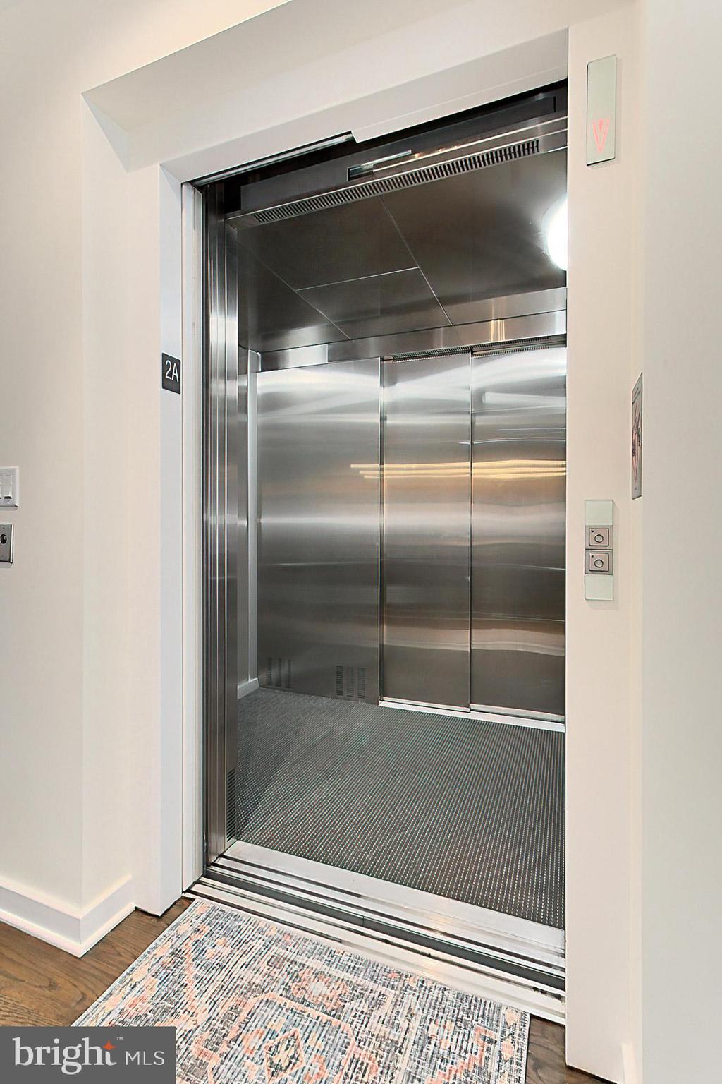 1700B Clarendon BOULEVARD Unit: 124