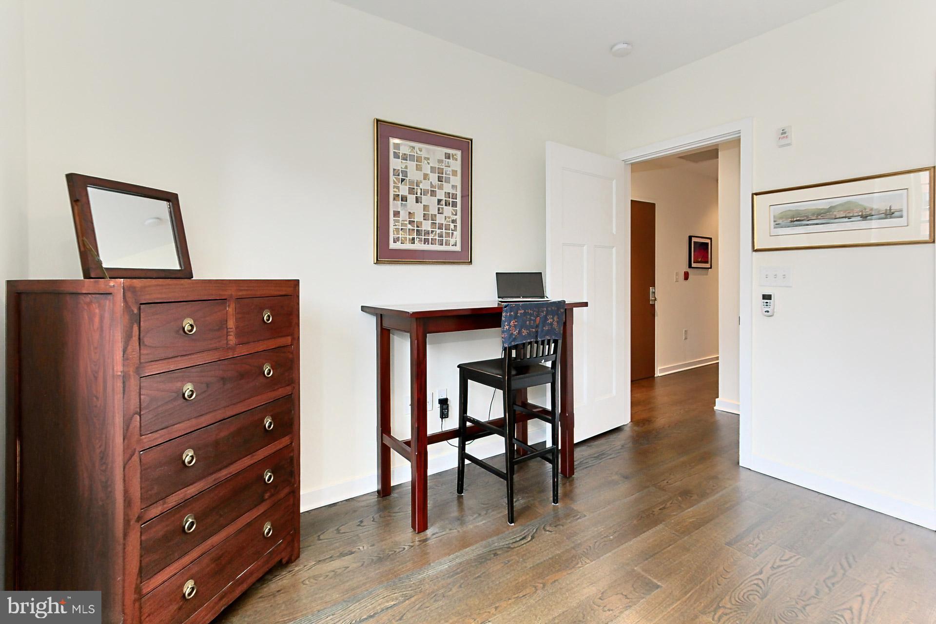 1700B Clarendon BOULEVARD Unit: 124