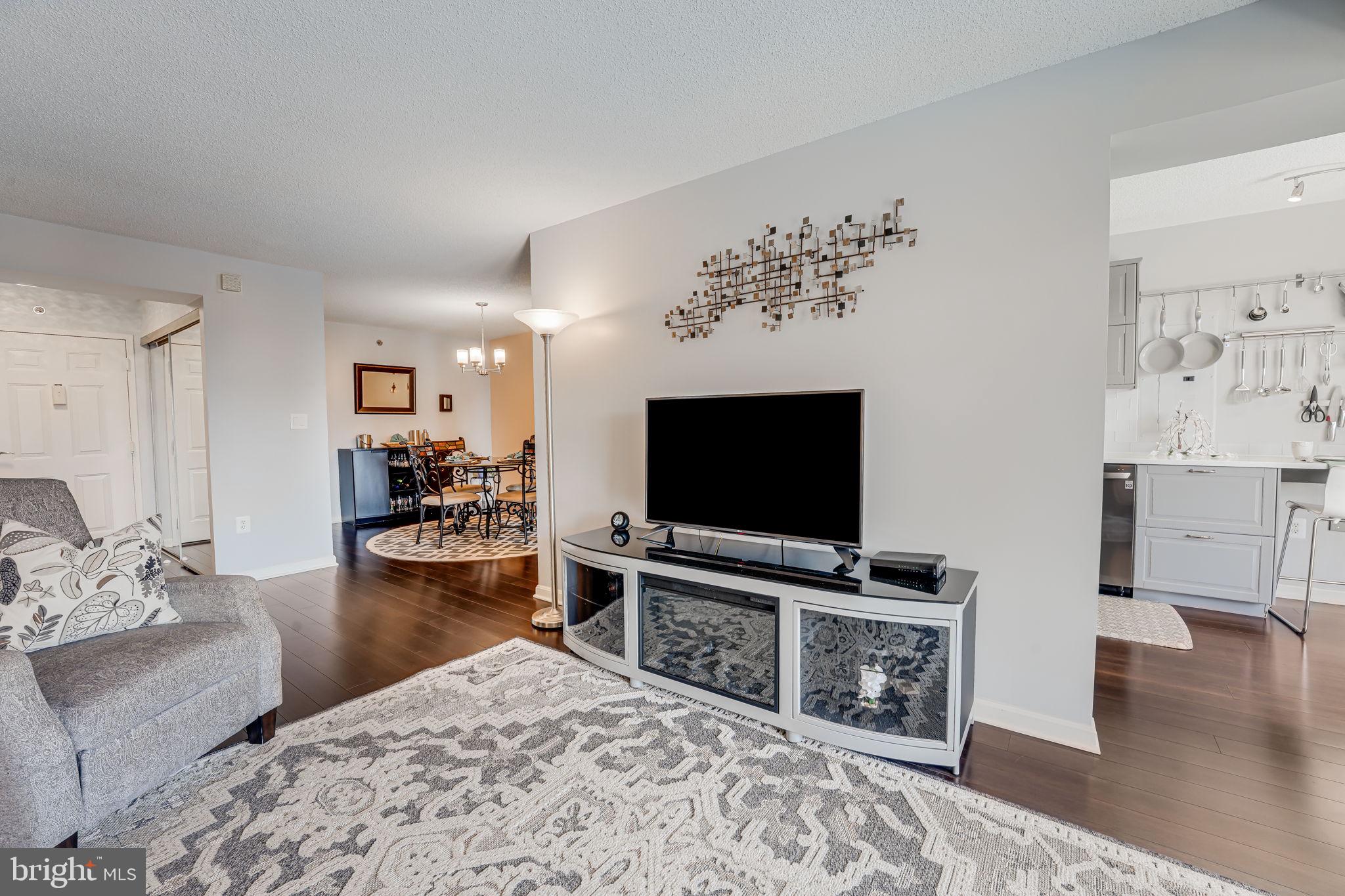 2181 Jamieson AVENUE Unit: 1501
