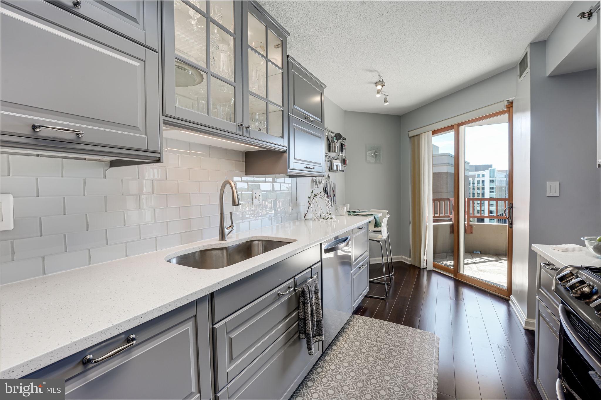 2181 Jamieson AVENUE Unit: 1501