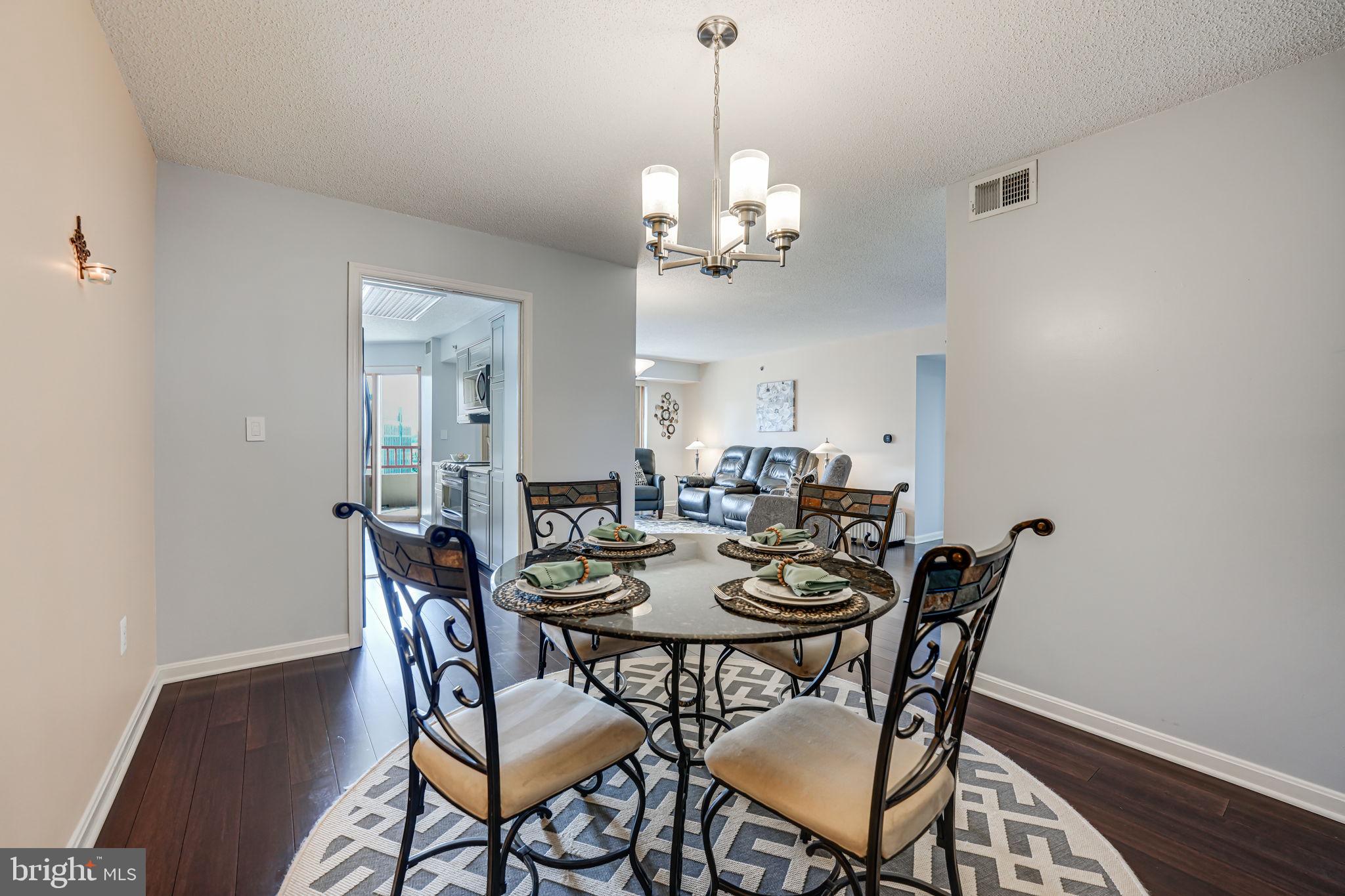2181 Jamieson AVENUE Unit: 1501
