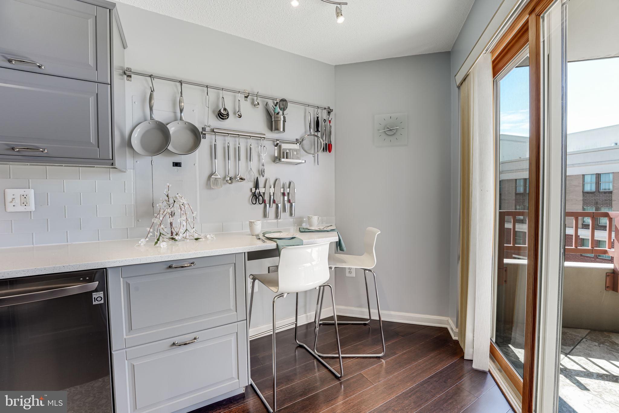 2181 Jamieson AVENUE Unit: 1501