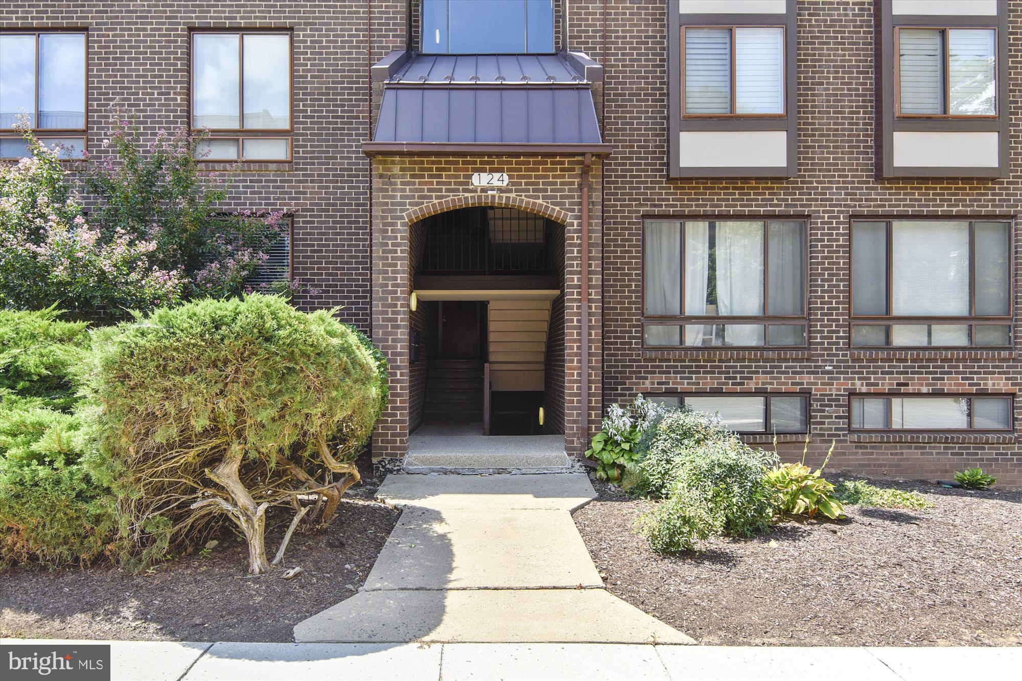 124 Roberts Lane Unit: 100