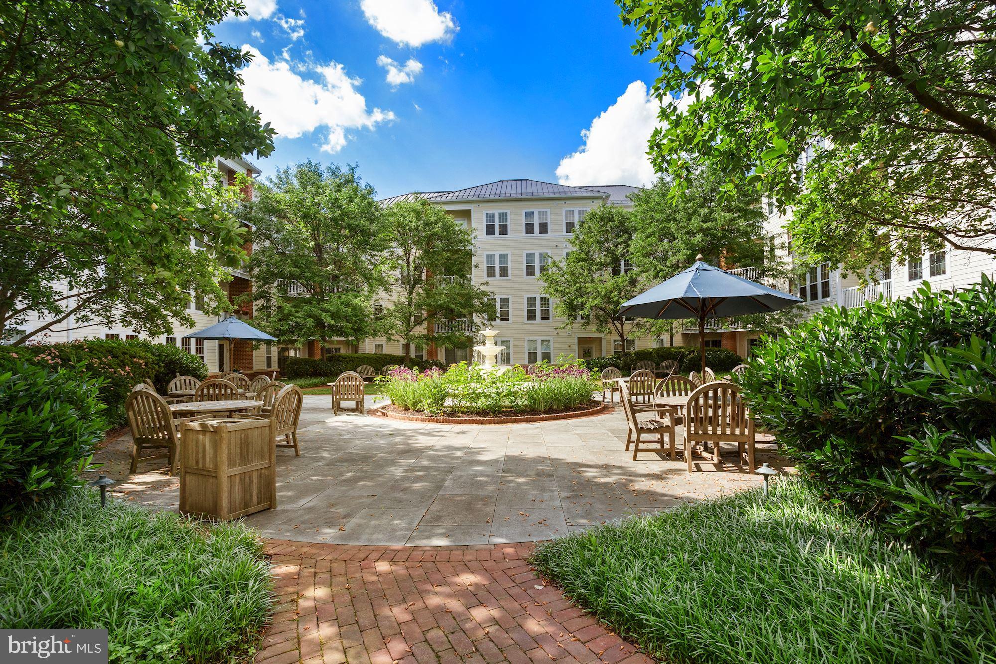 400 Cameron Station Blvd #305