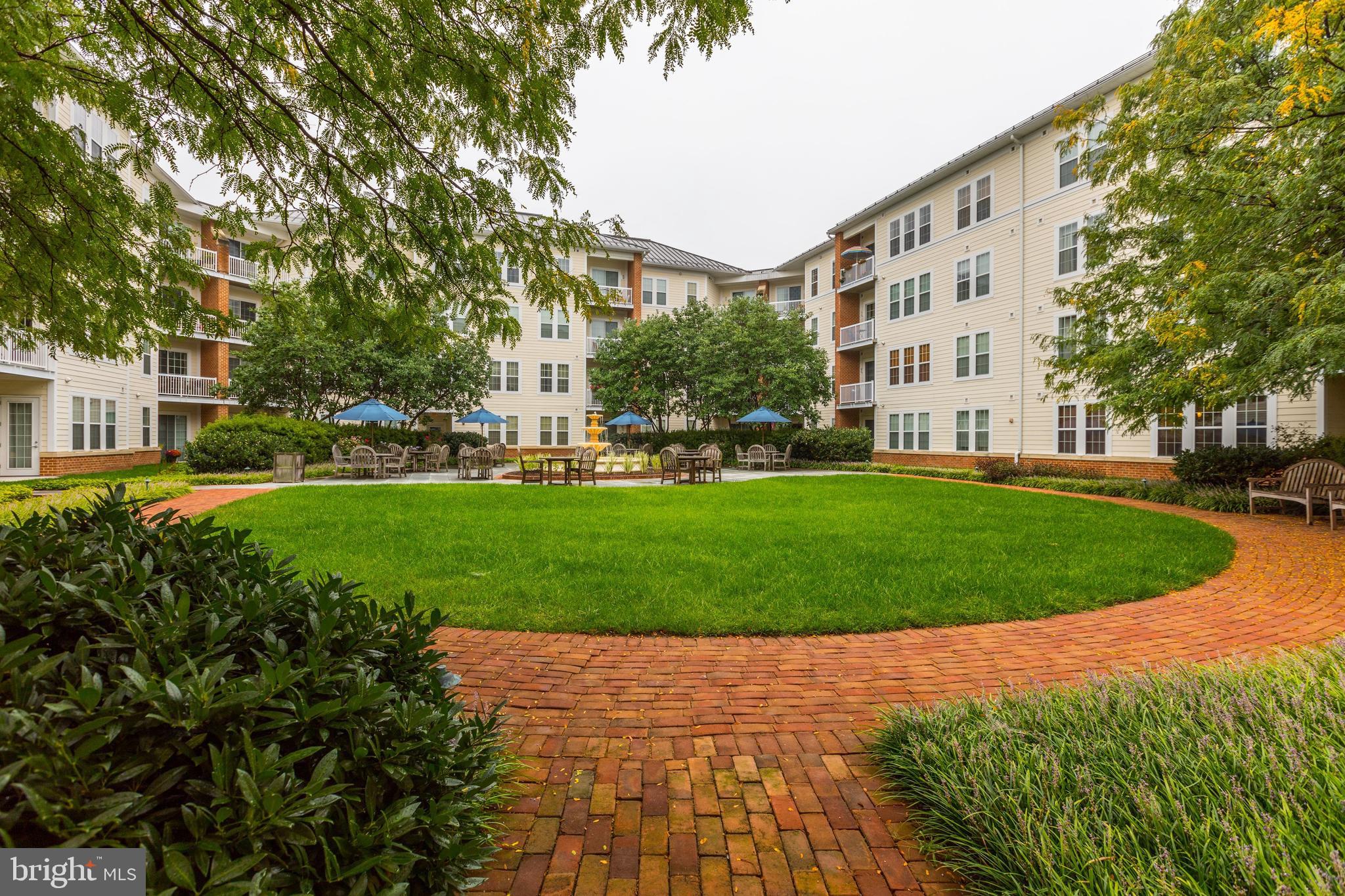 400 Cameron Station Blvd #305