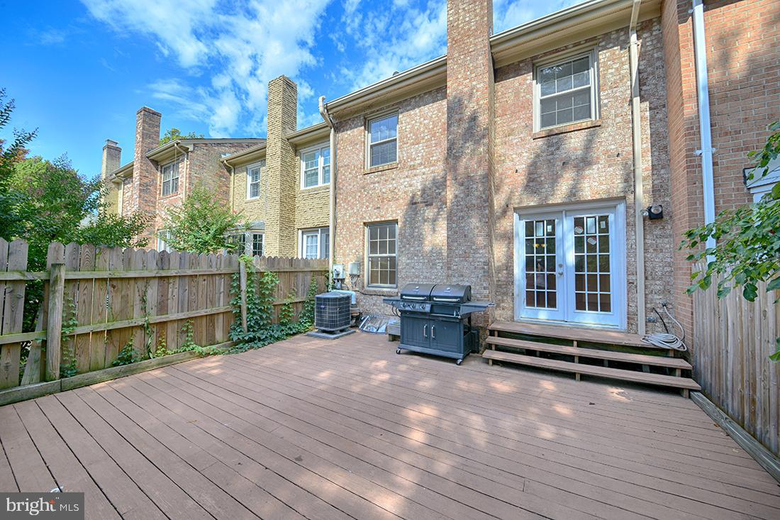 2803 FLAGMAKER DR