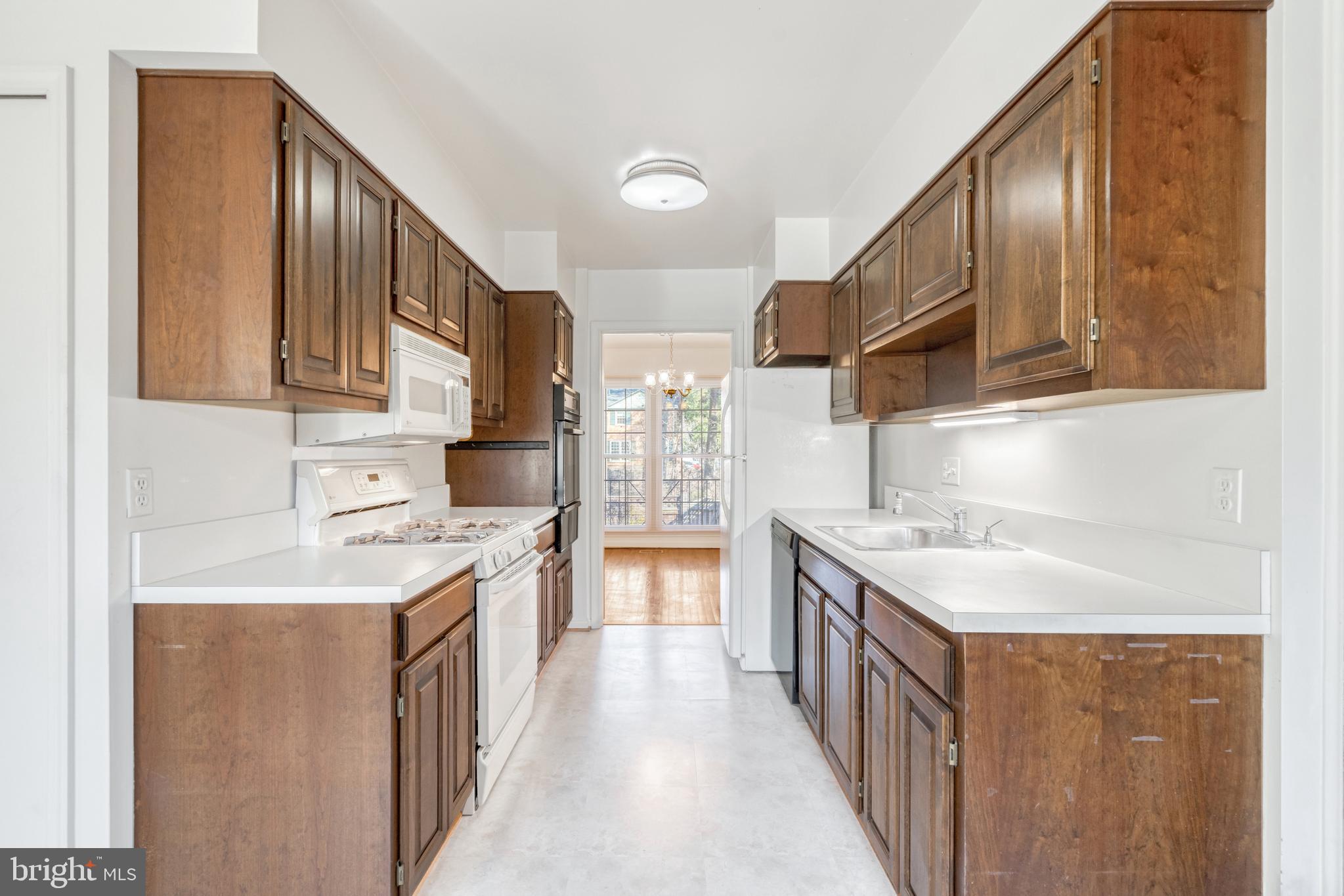 3257 Cambridge Ct