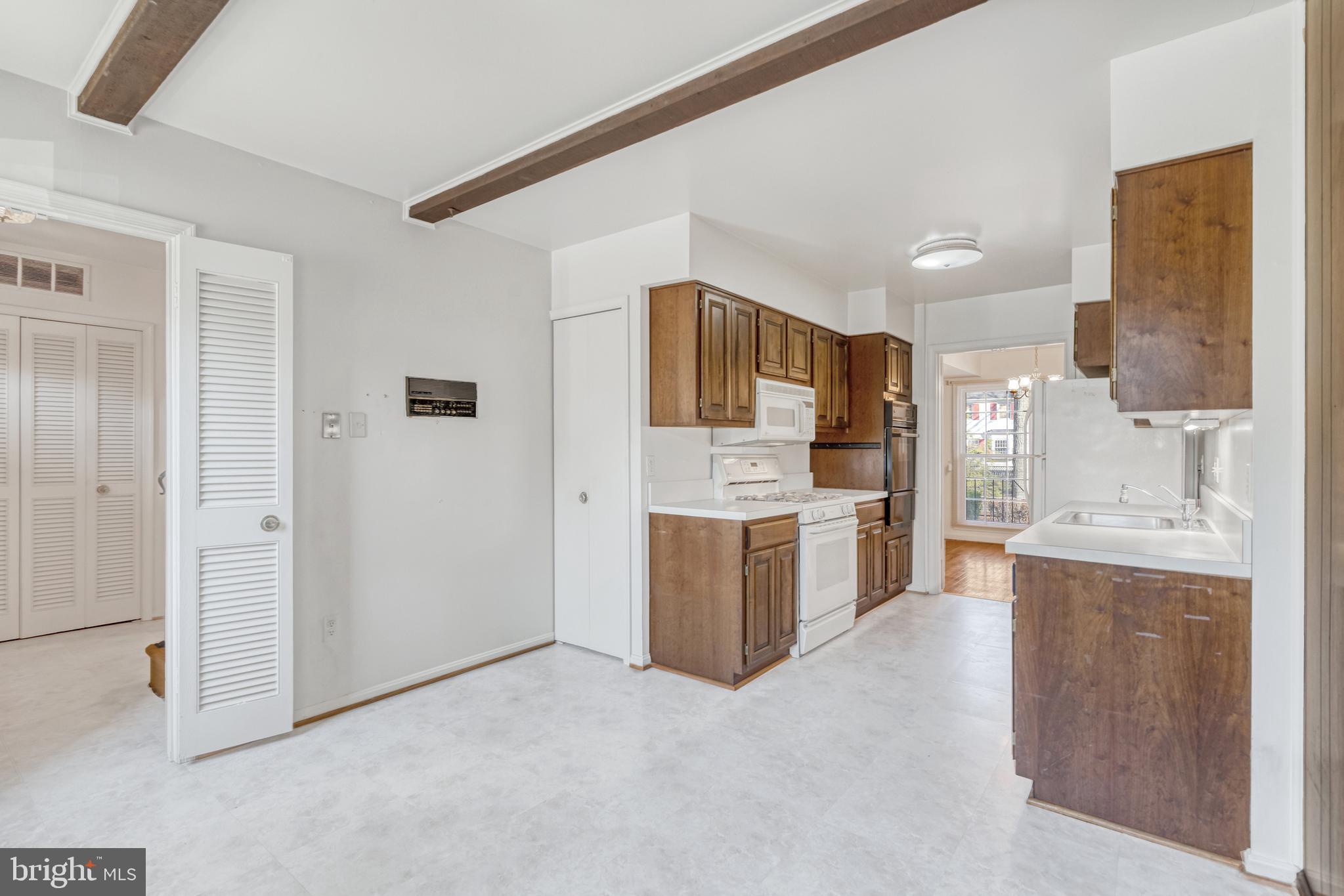 3257 Cambridge Ct