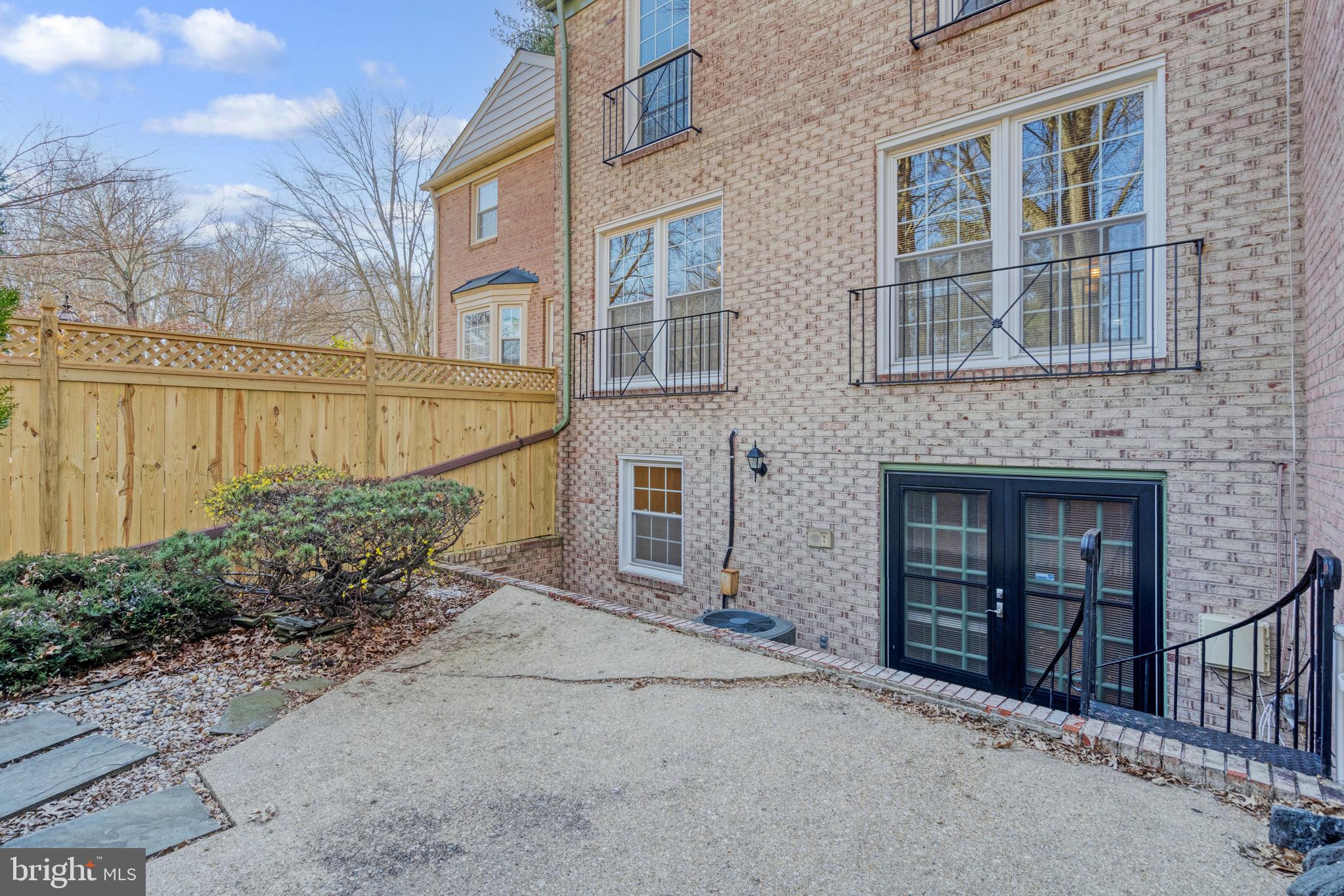 3257 Cambridge Ct
