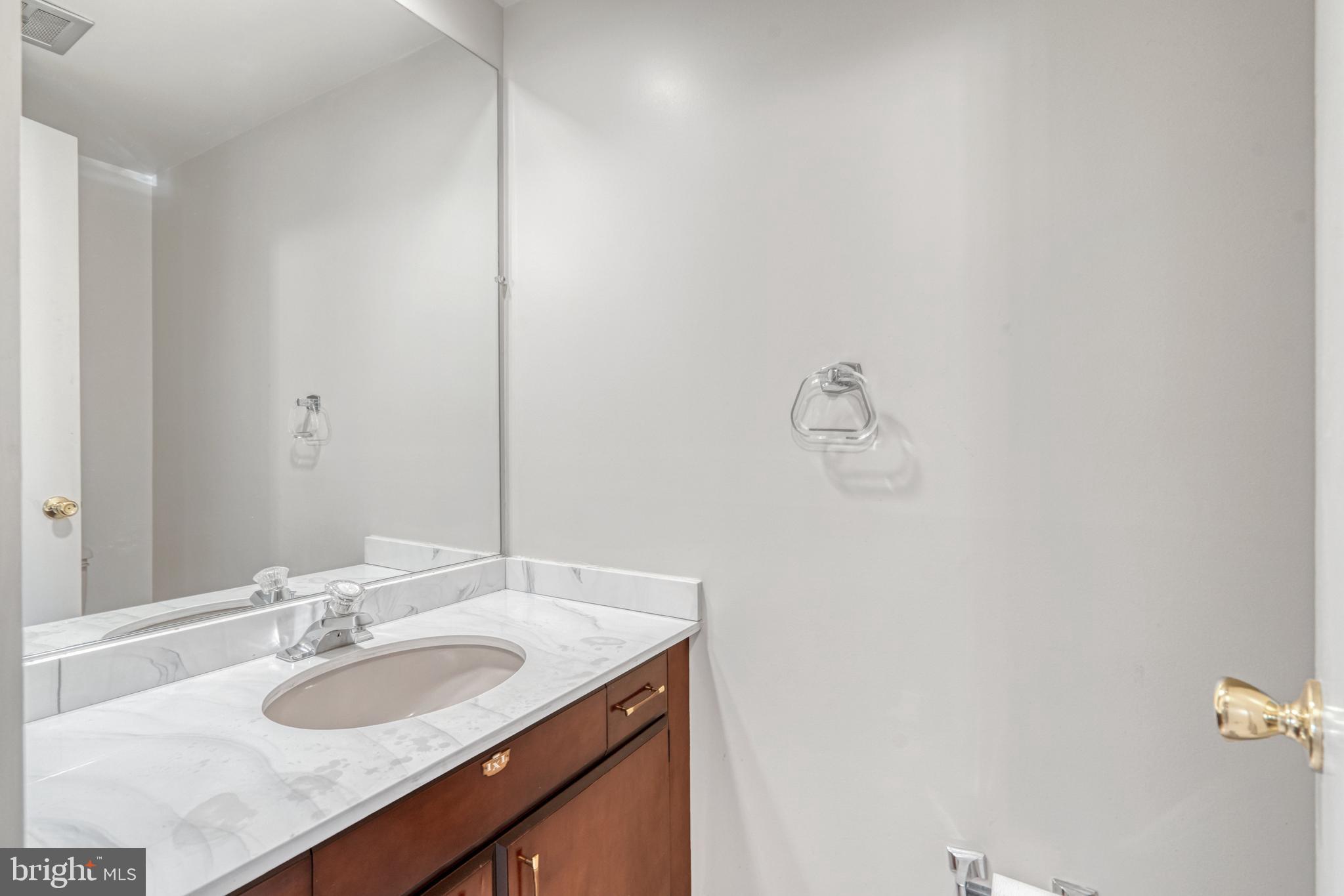 3257 Cambridge Ct