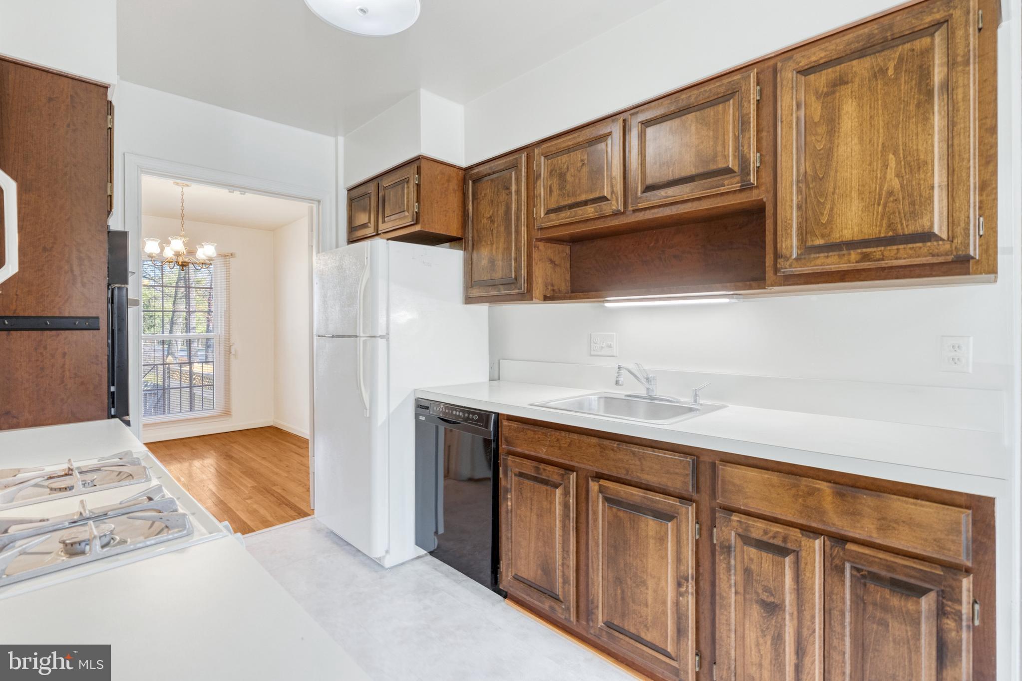 3257 Cambridge Ct