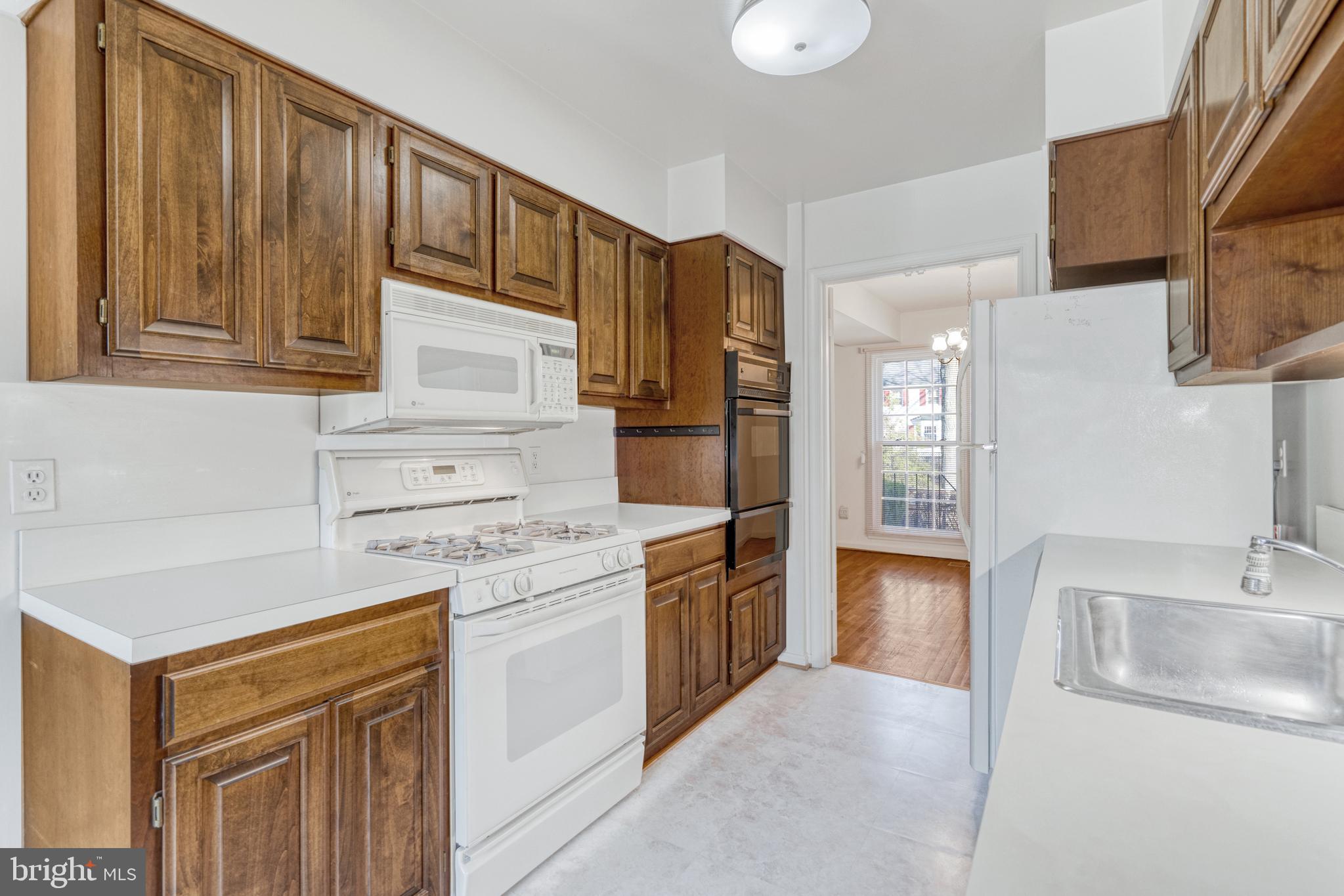 3257 Cambridge Ct