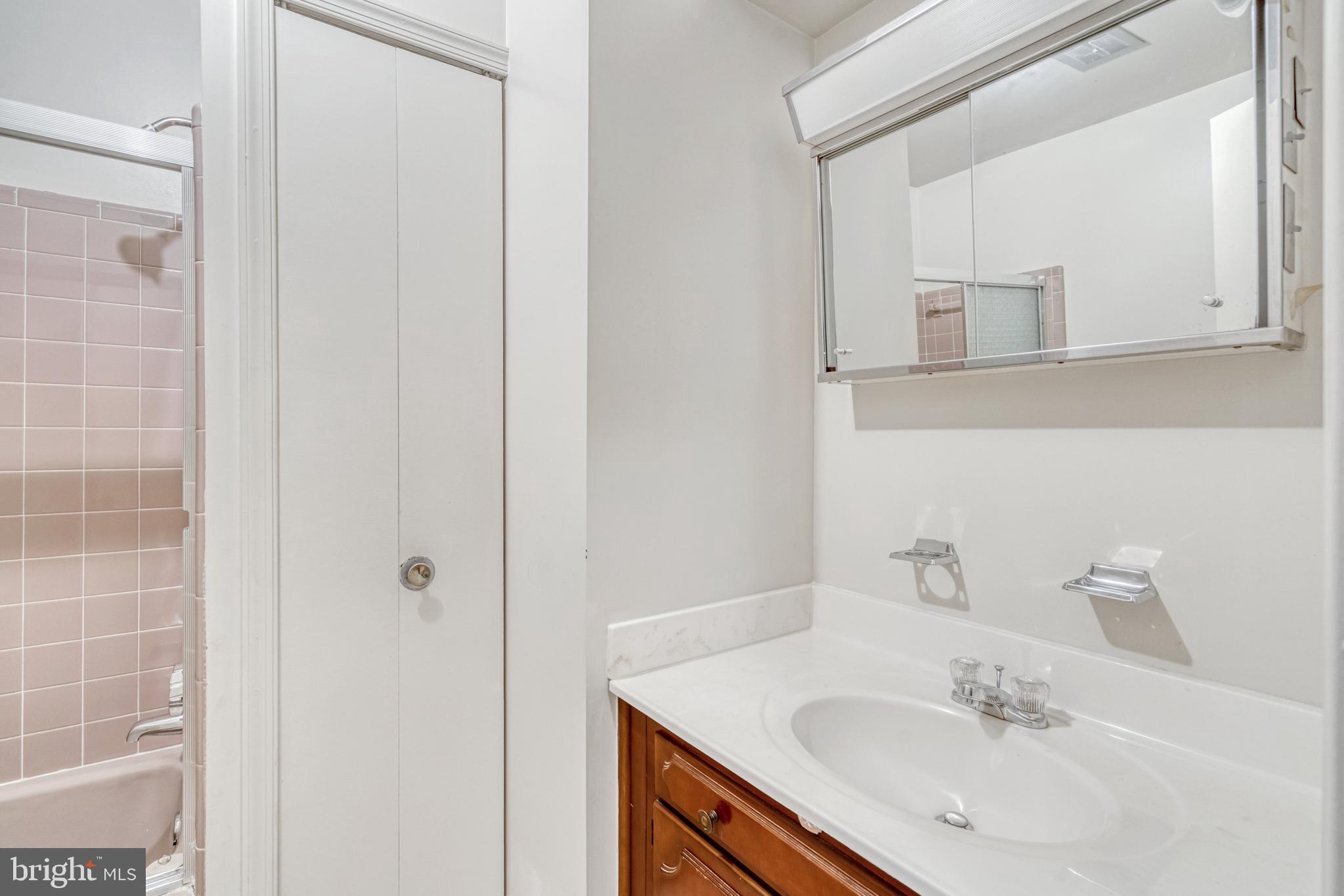 3257 Cambridge Ct