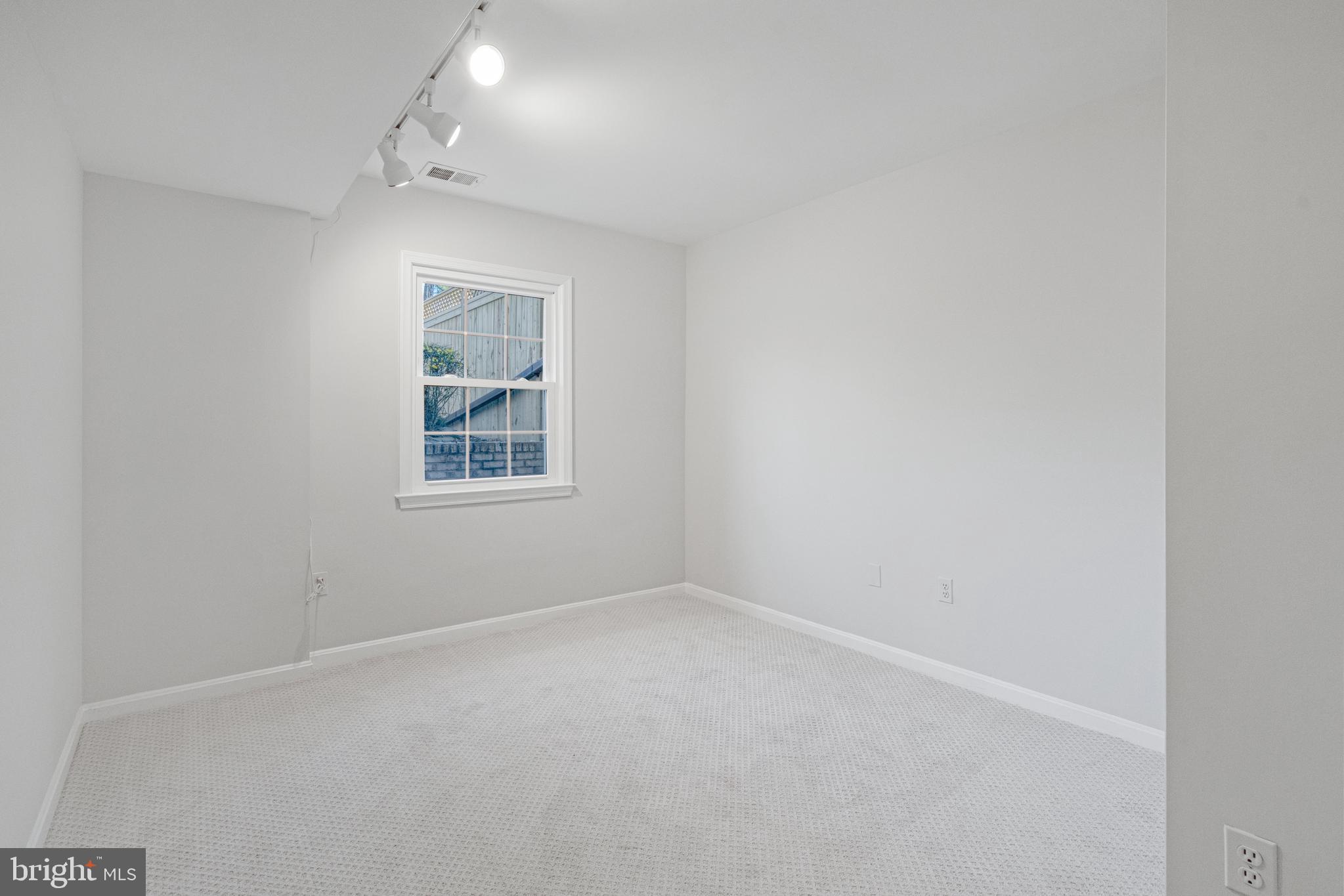 3257 Cambridge Ct