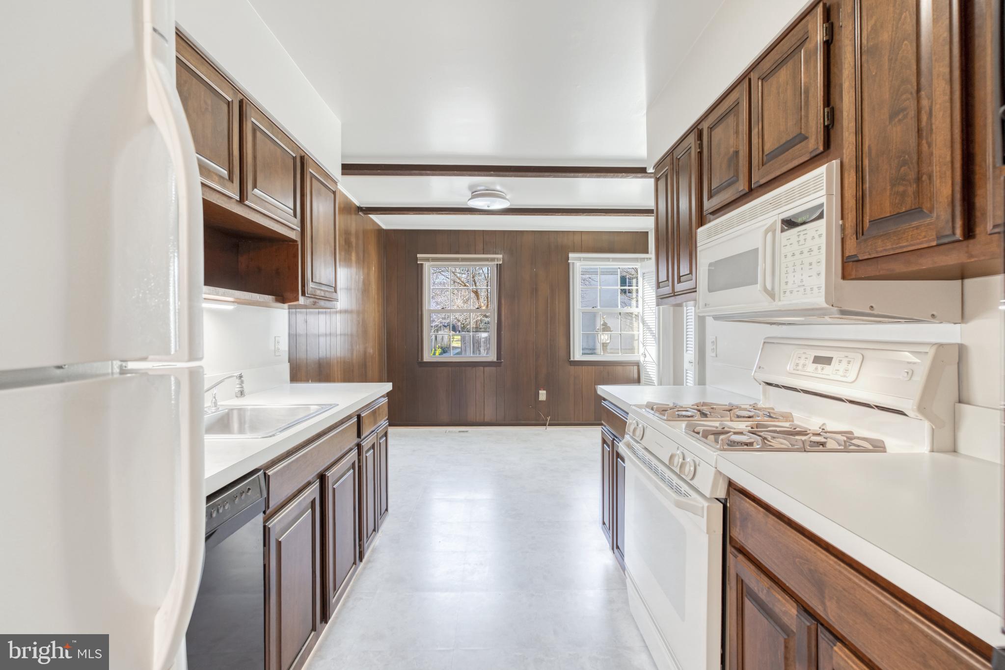 3257 Cambridge Ct