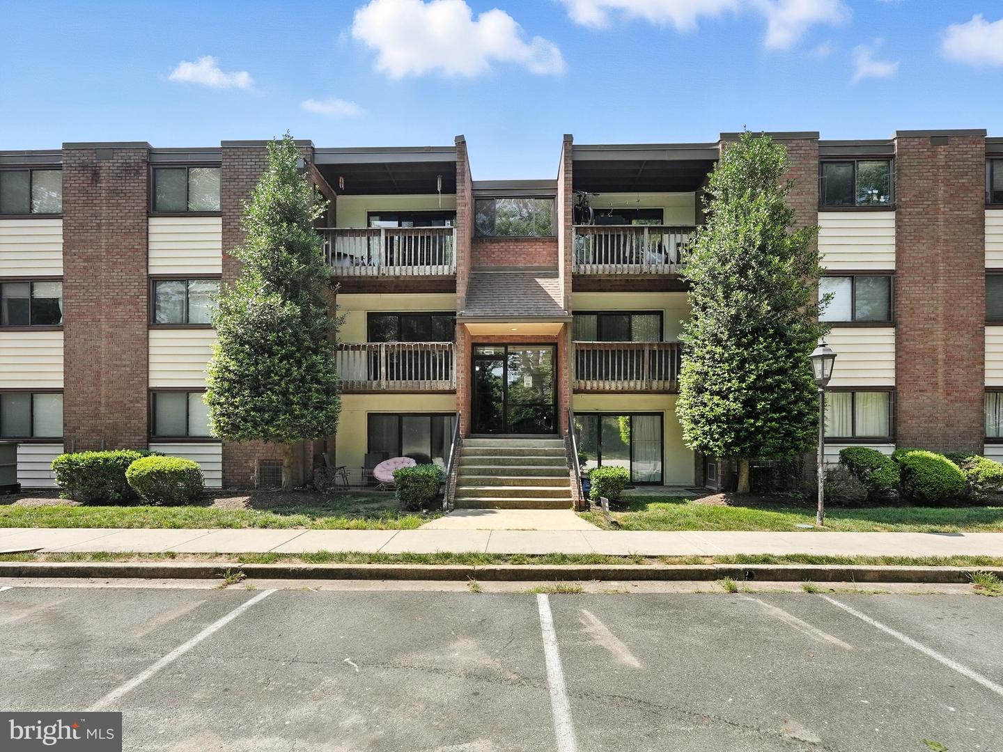 10723 W West Dr #103
