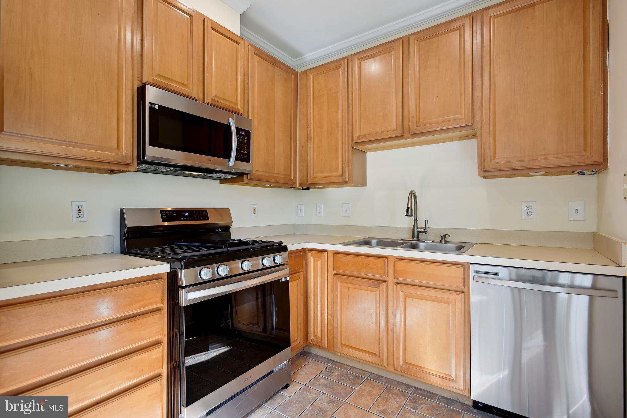 2921 Deer Hollow WAY Unit: 110