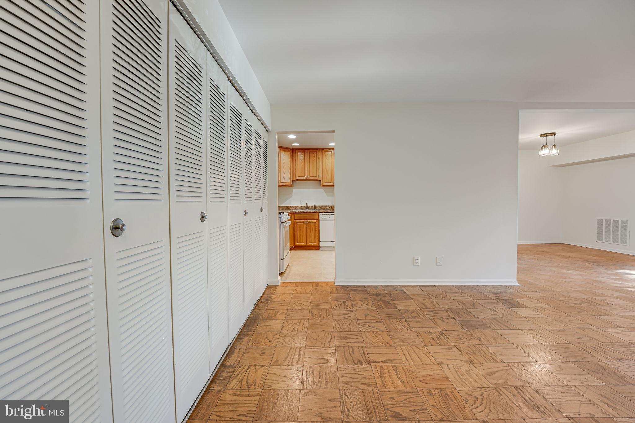 7800 Dassett COURT Unit: 104