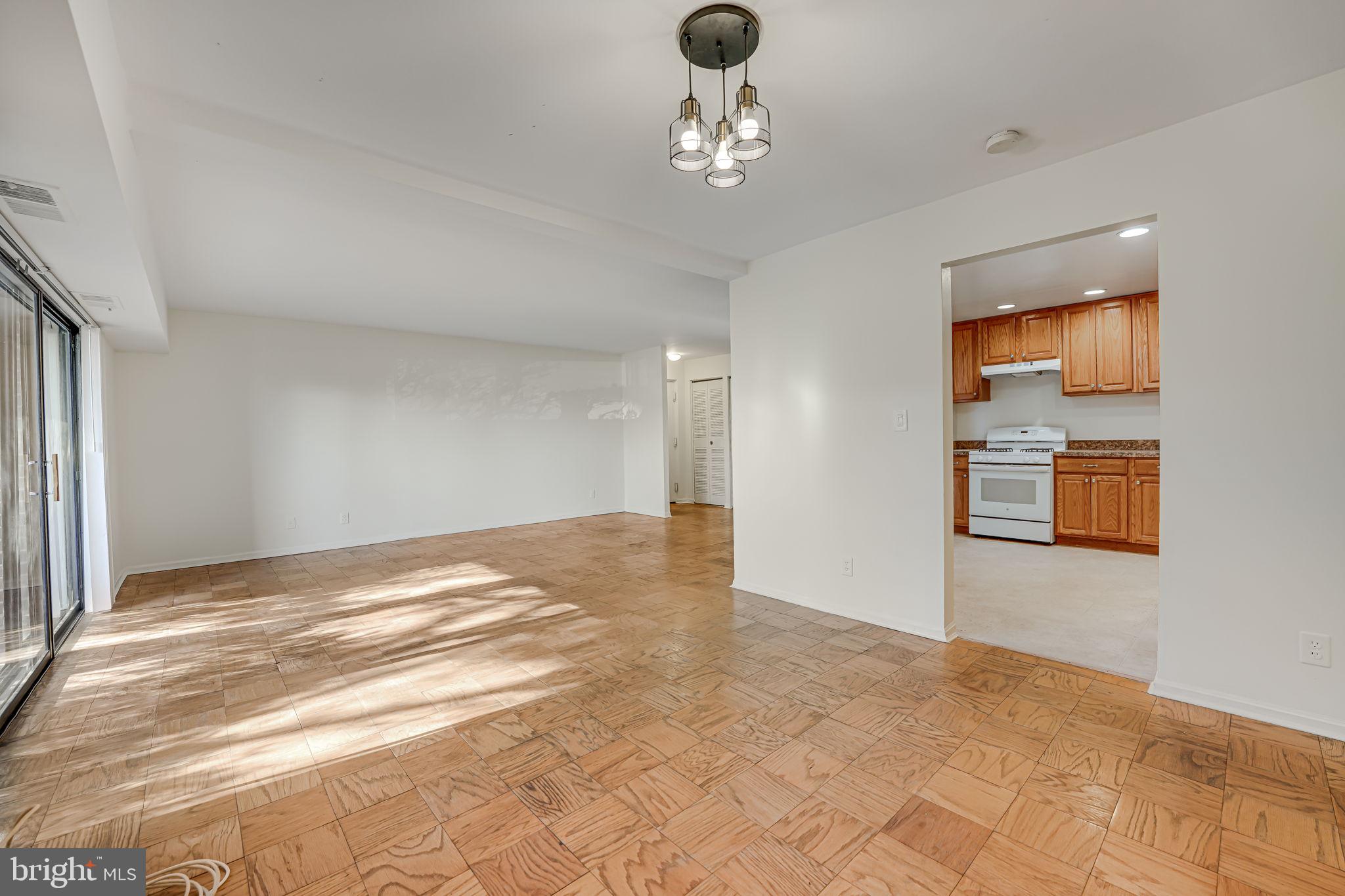 7800 Dassett COURT Unit: 104