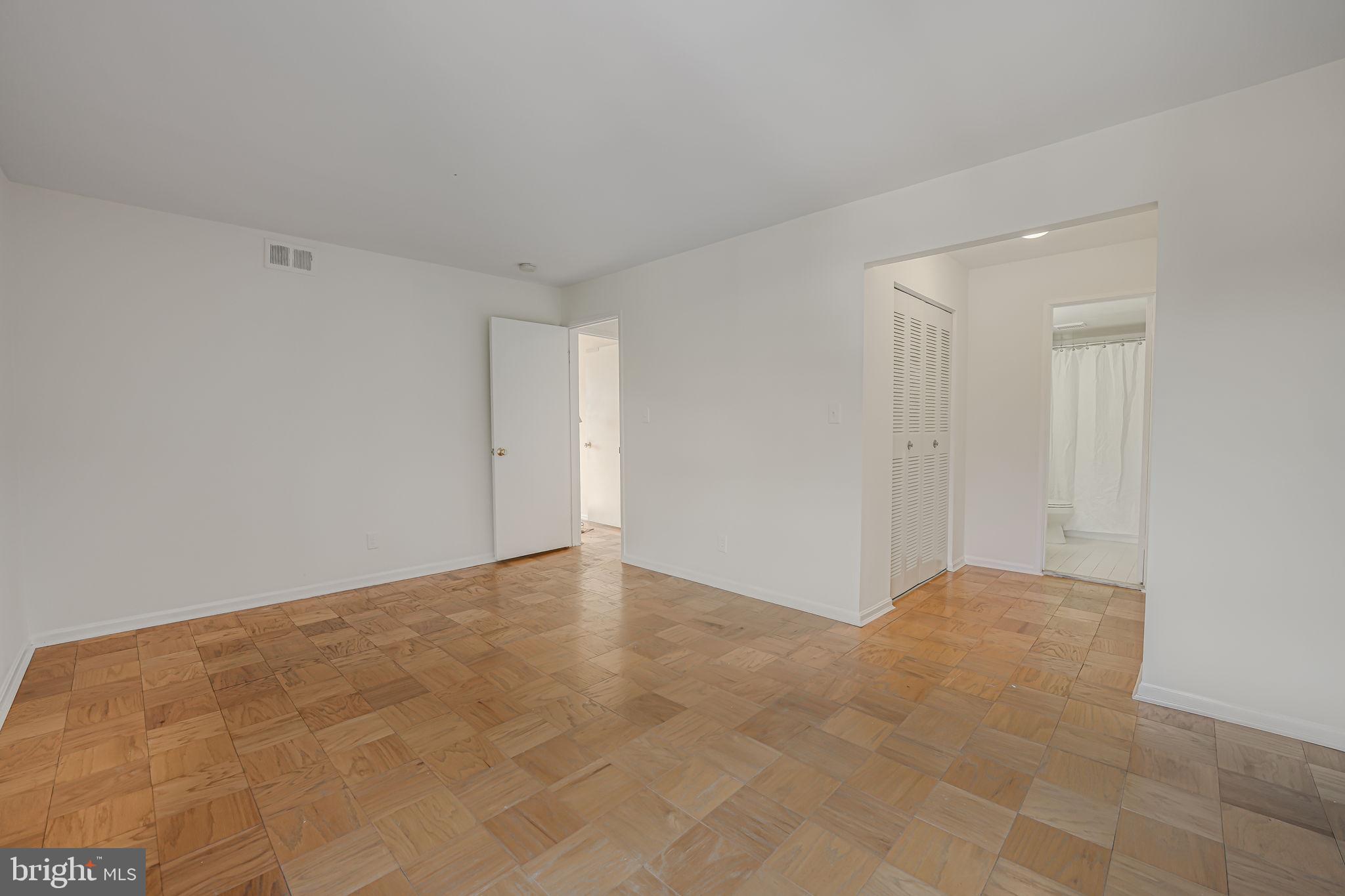 7800 Dassett COURT Unit: 104