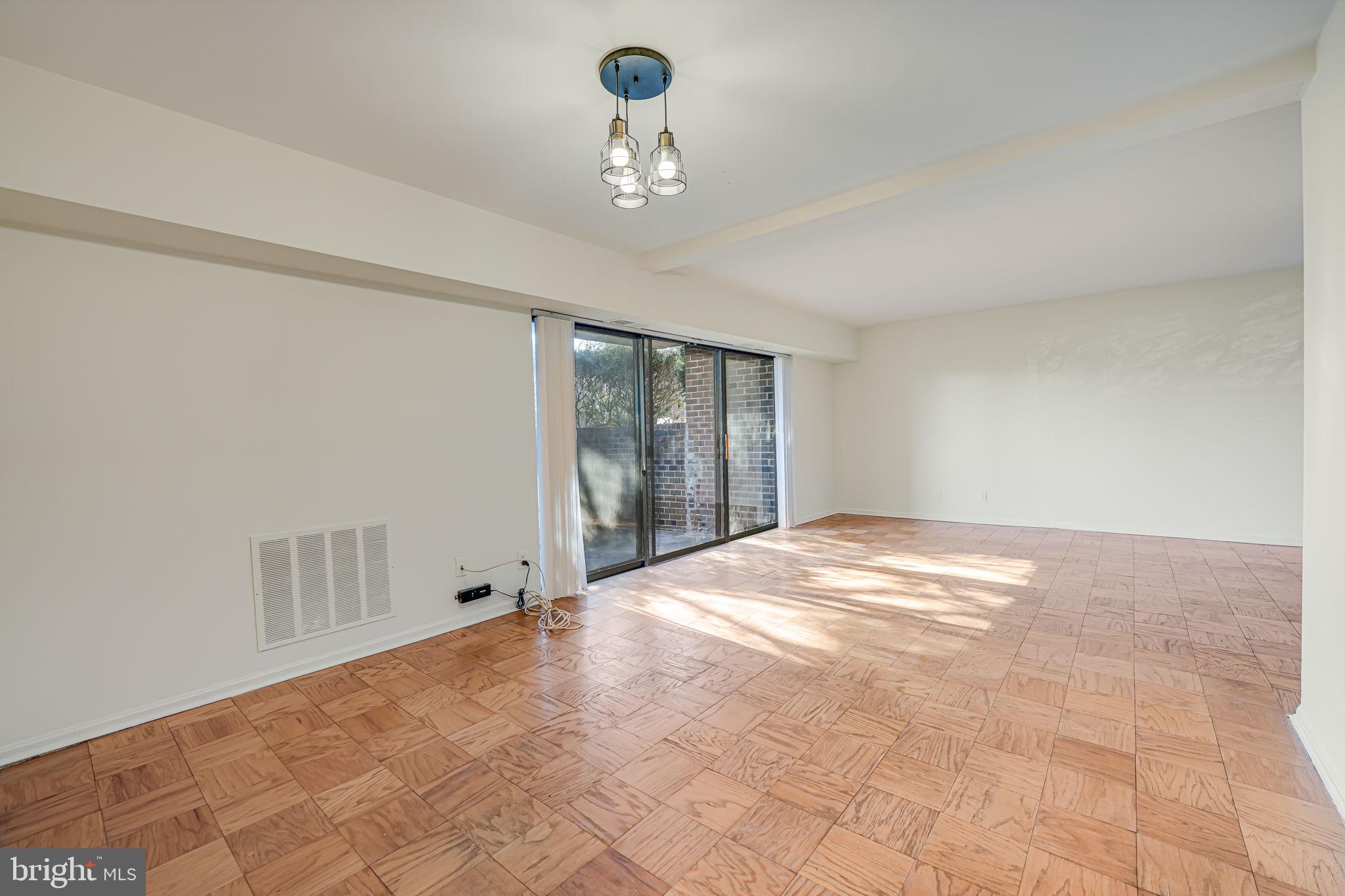 7800 Dassett COURT Unit: 104