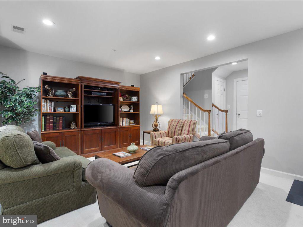 7125 Point Replete Cir