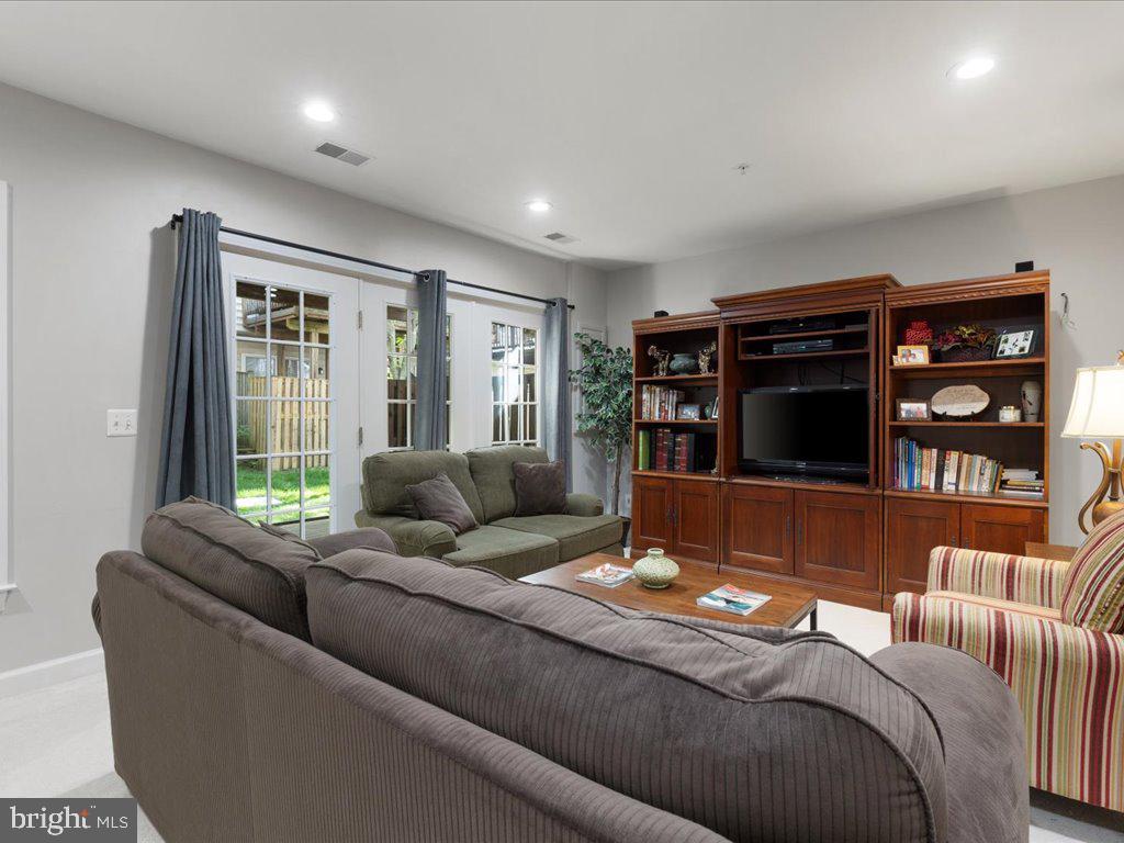 7125 Point Replete Cir