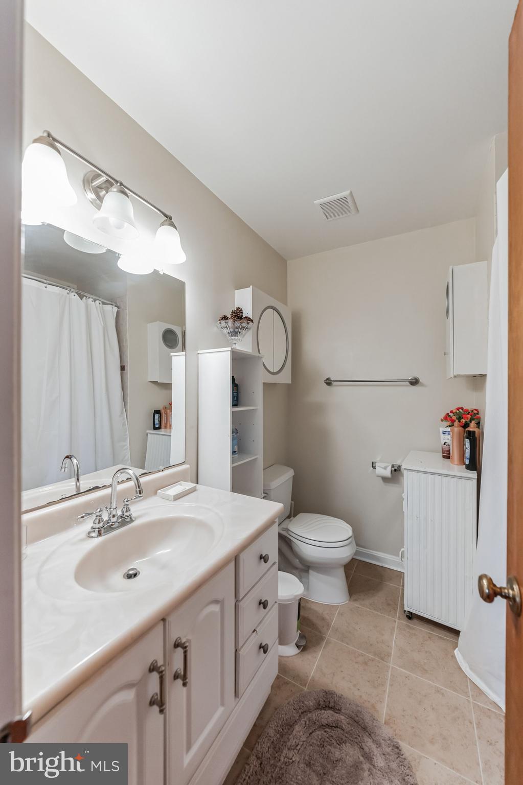 4600 LINMAR CT