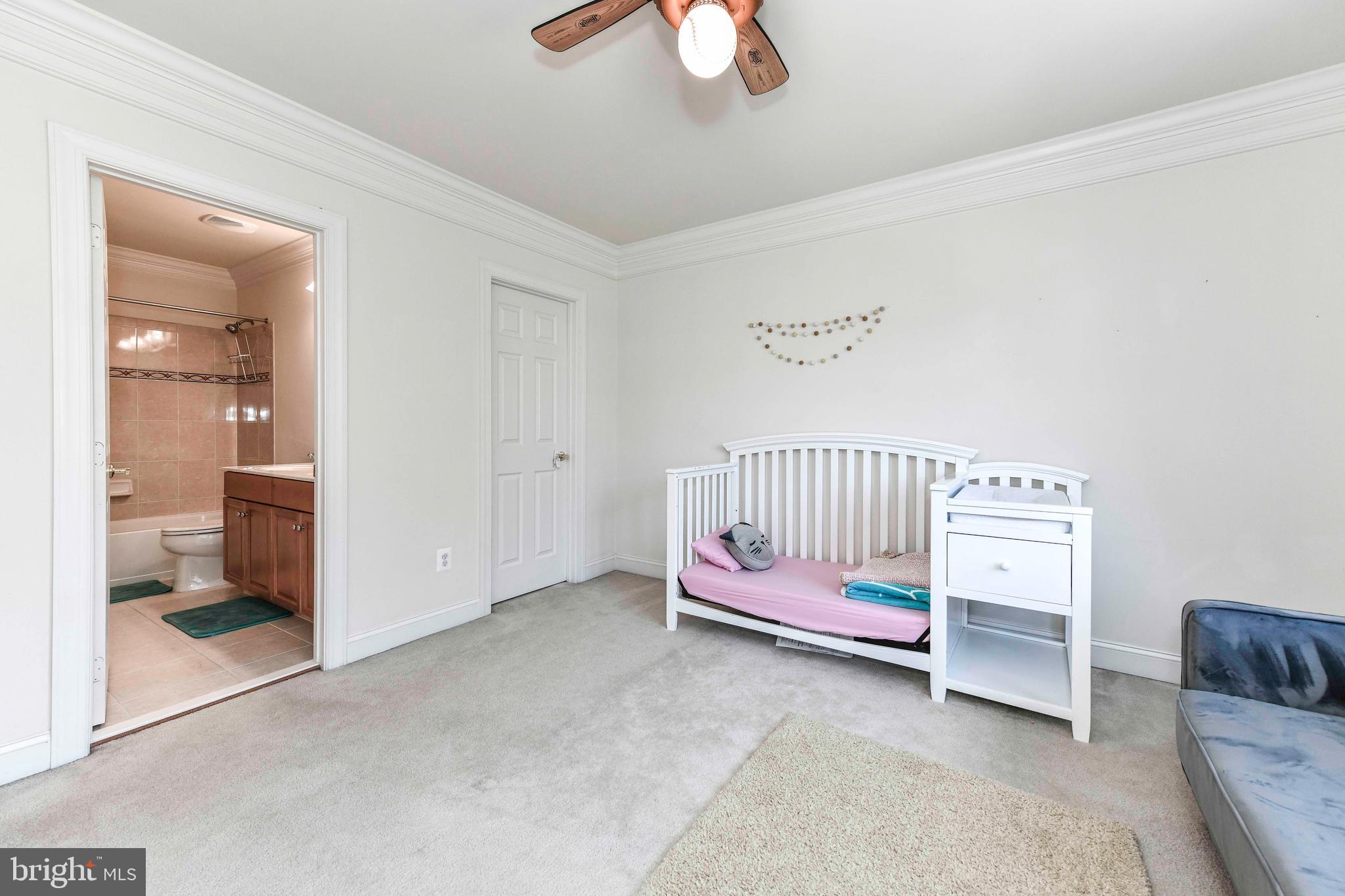 7587 VENTURE DR