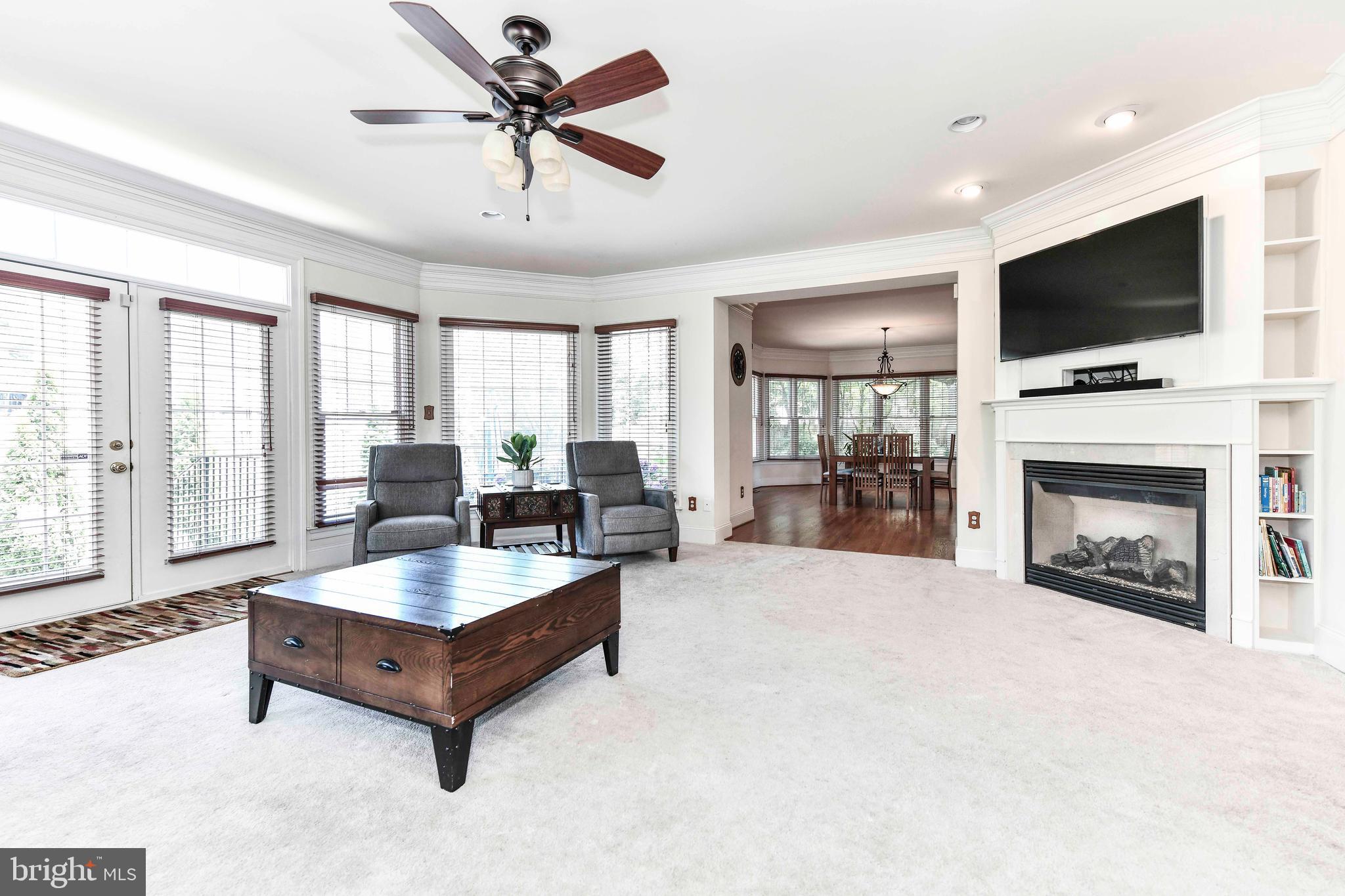 7587 VENTURE DR