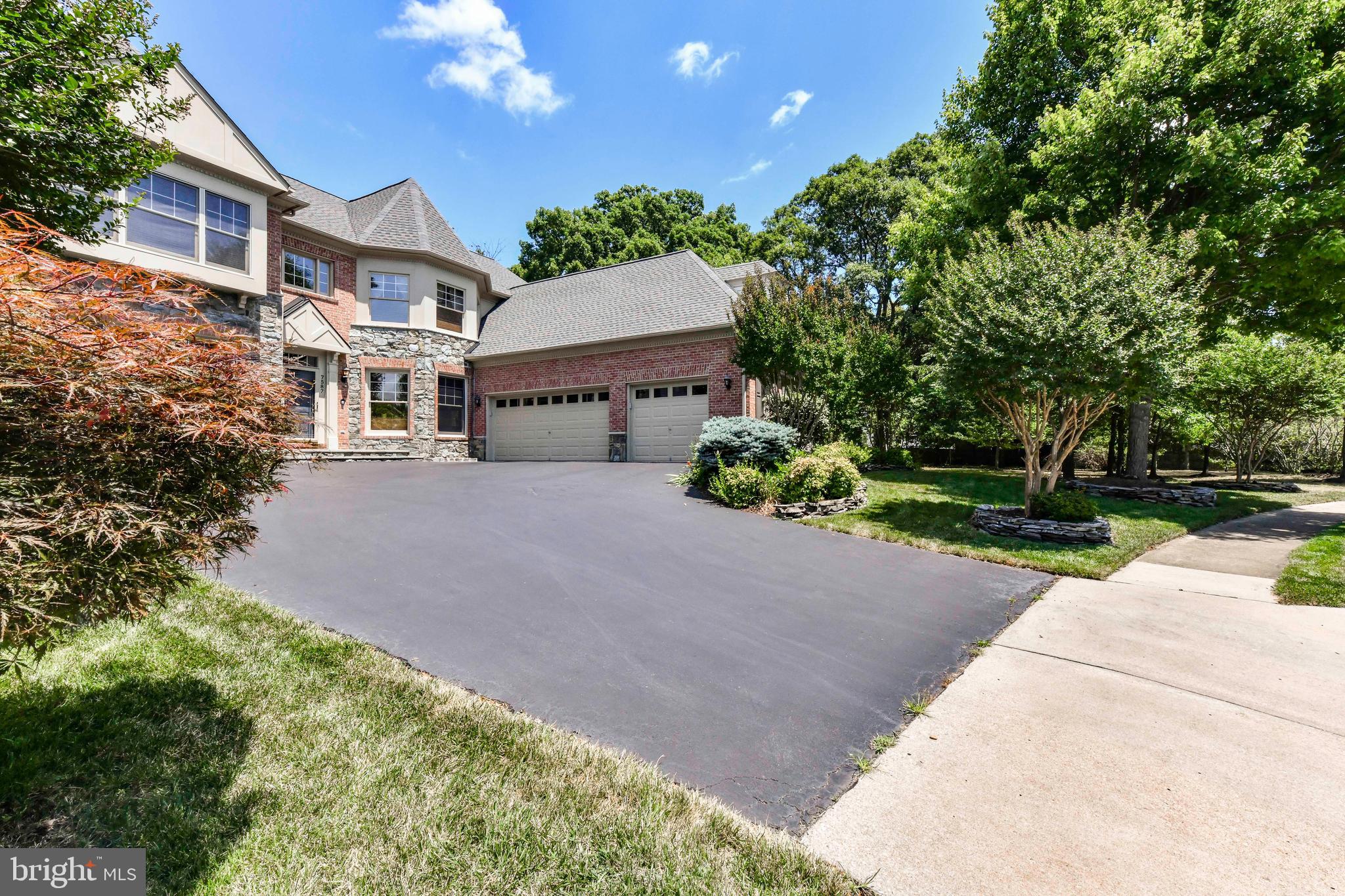 7587 VENTURE DR