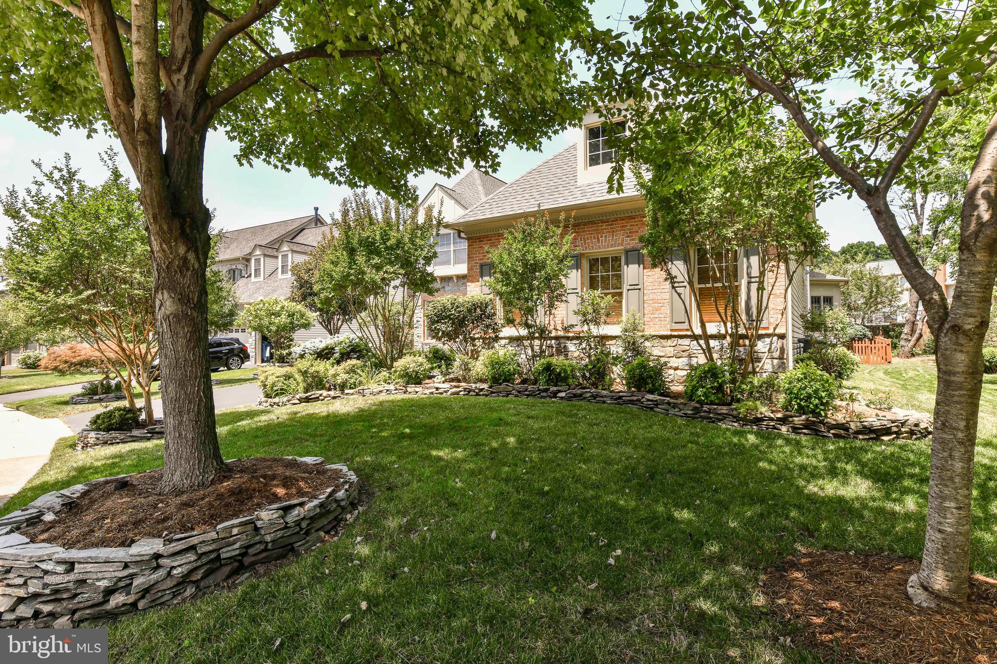 7587 VENTURE DR